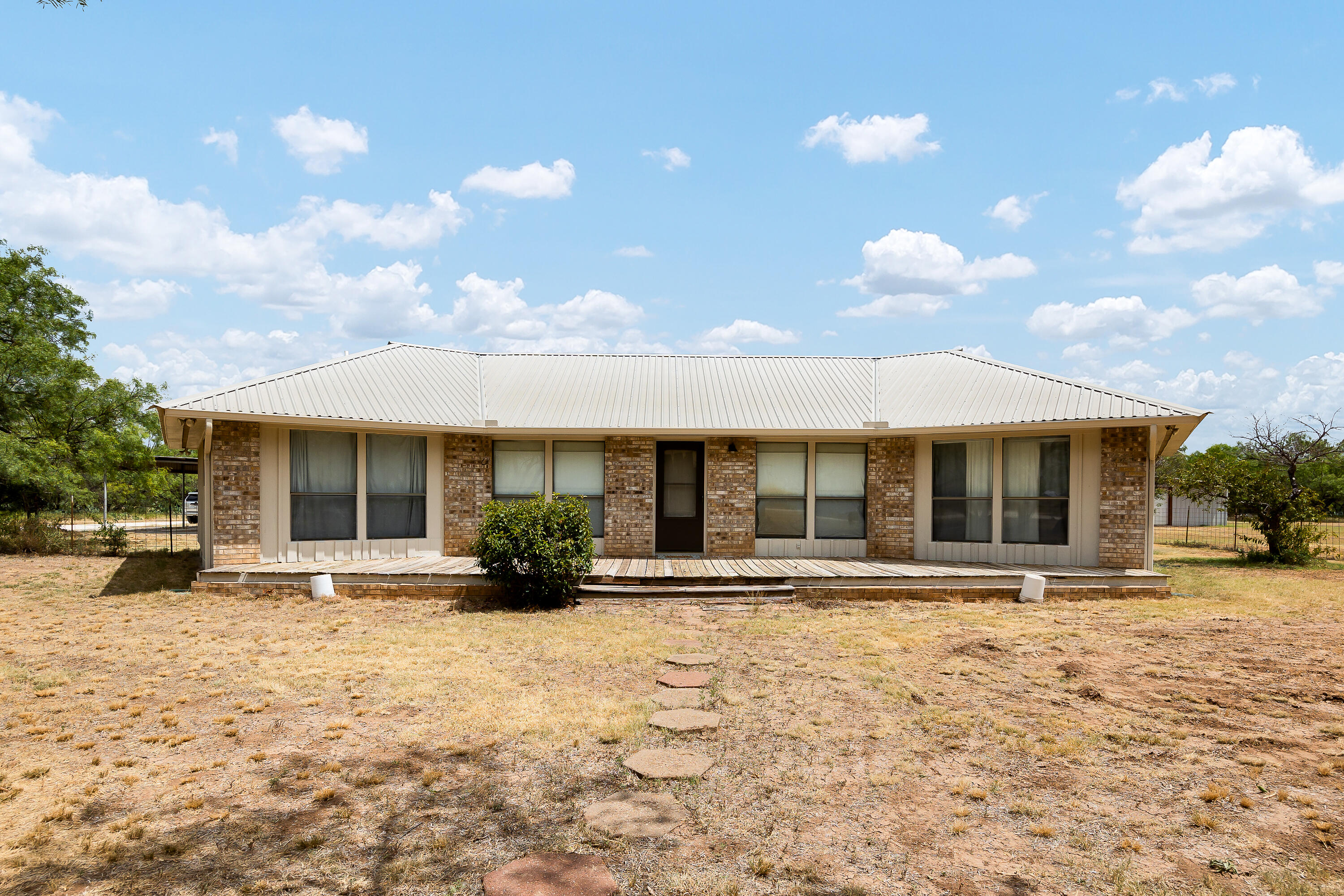 7719 County Road 6002 Property Photo 2