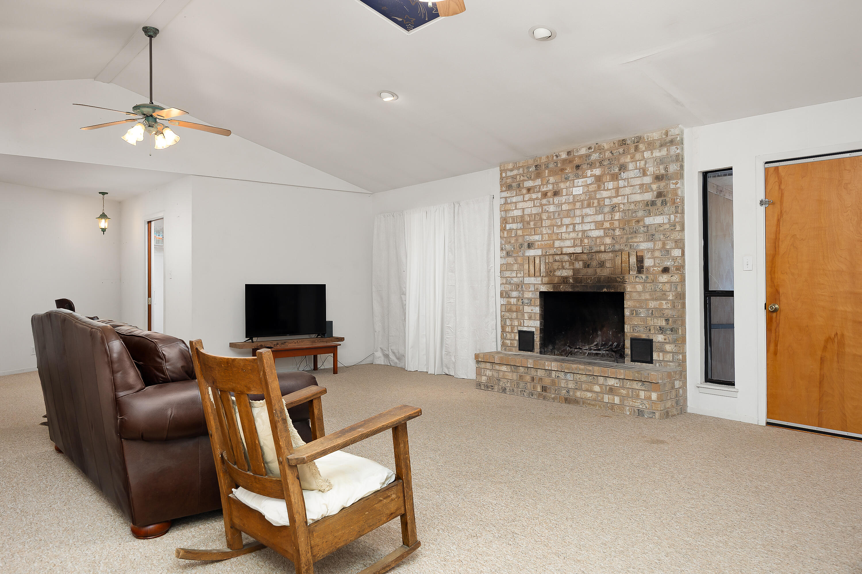 7719 County Road 6002 Property Photo 4