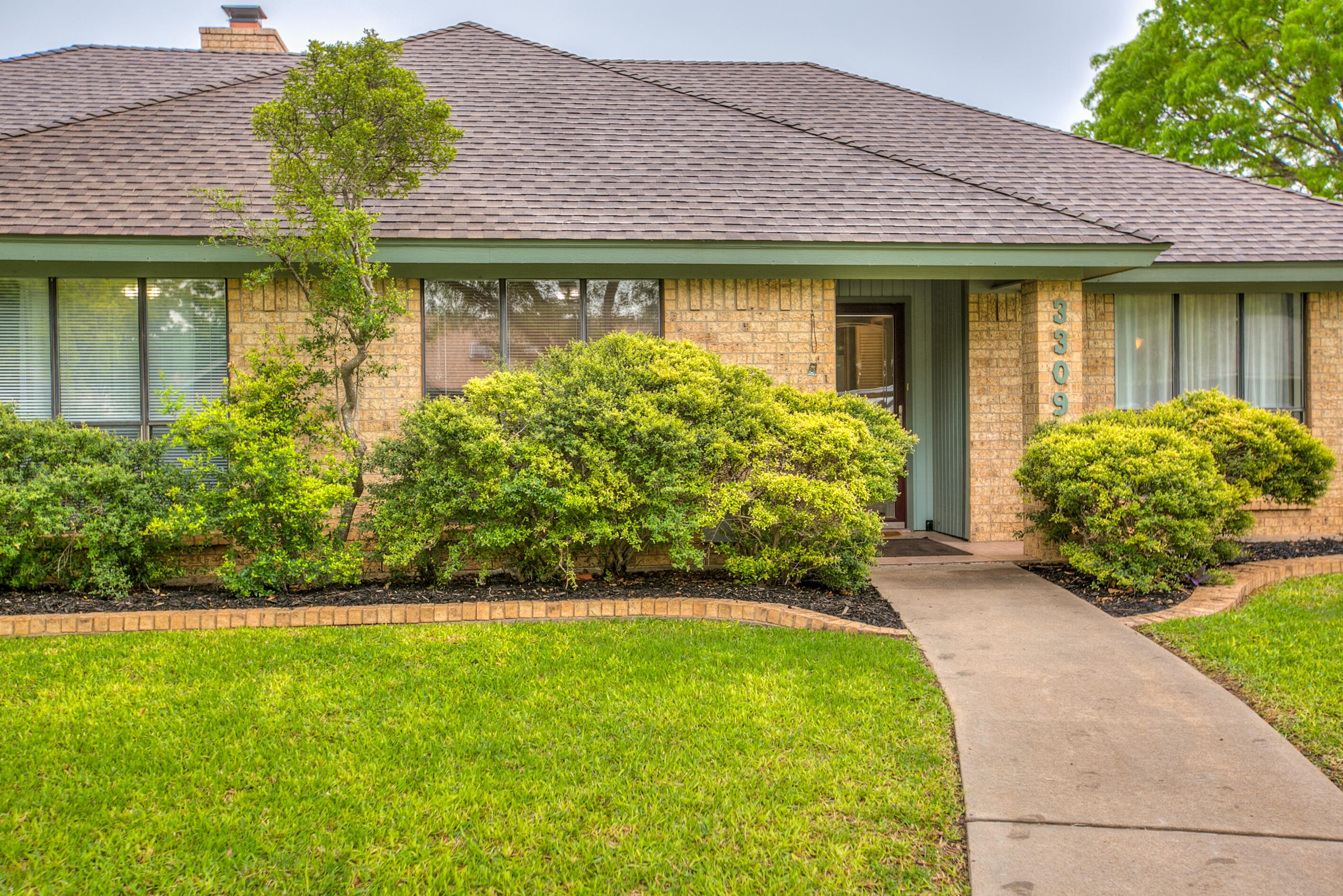 3309 Grandview Drive Property Photo 1