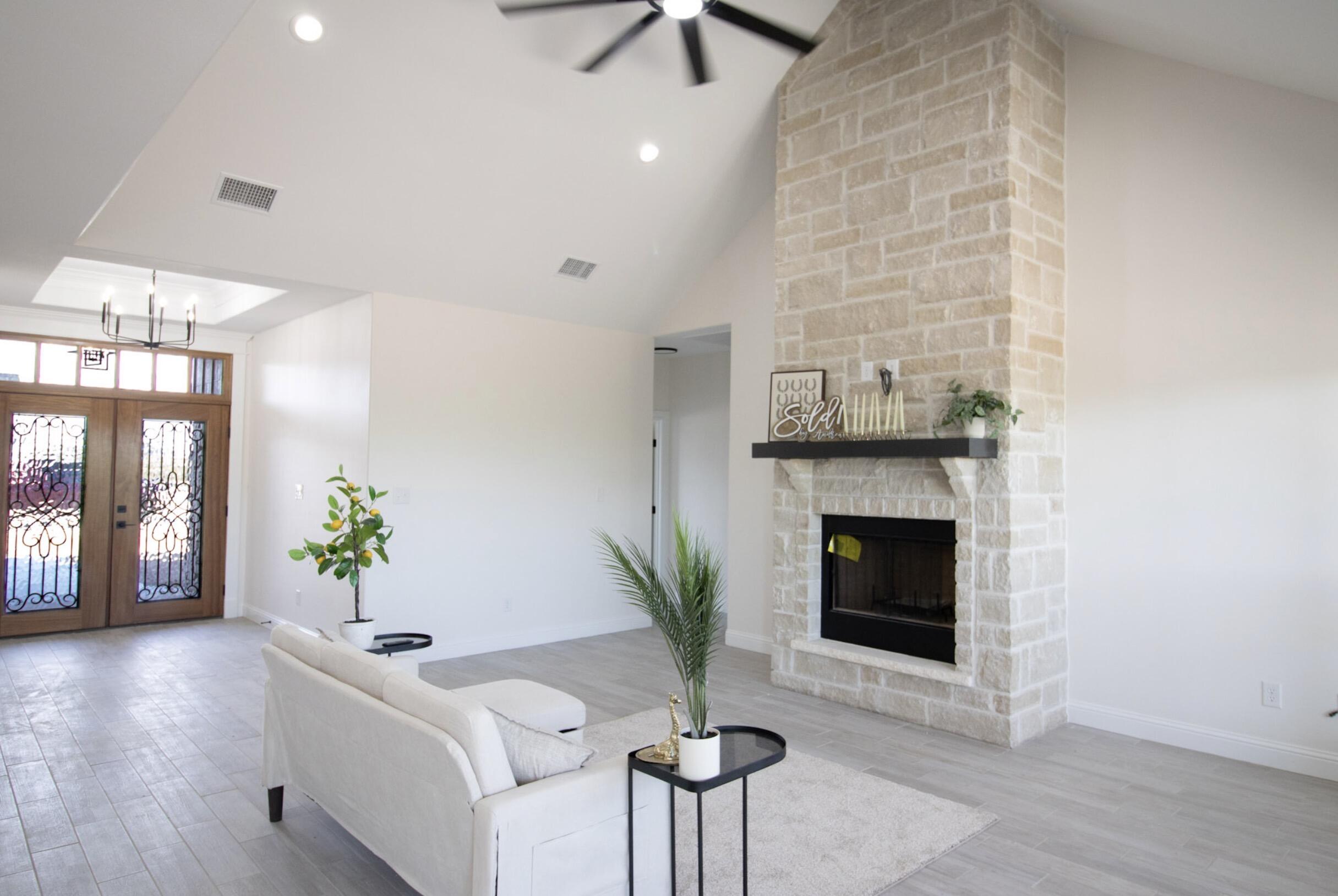 9657 Grey Wolf Lane Property Photo 3