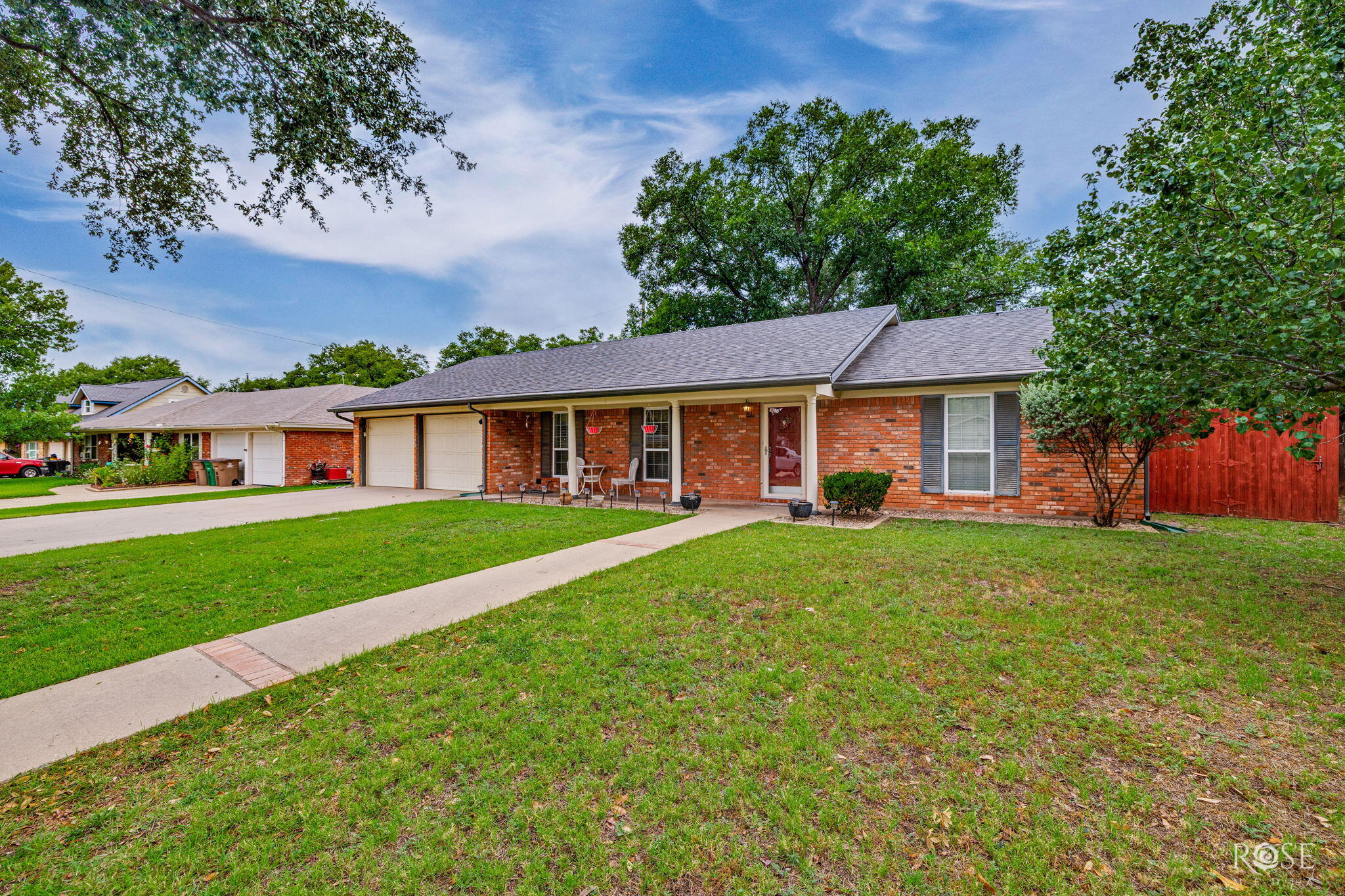 273 Westwood Drive Property Photo 3