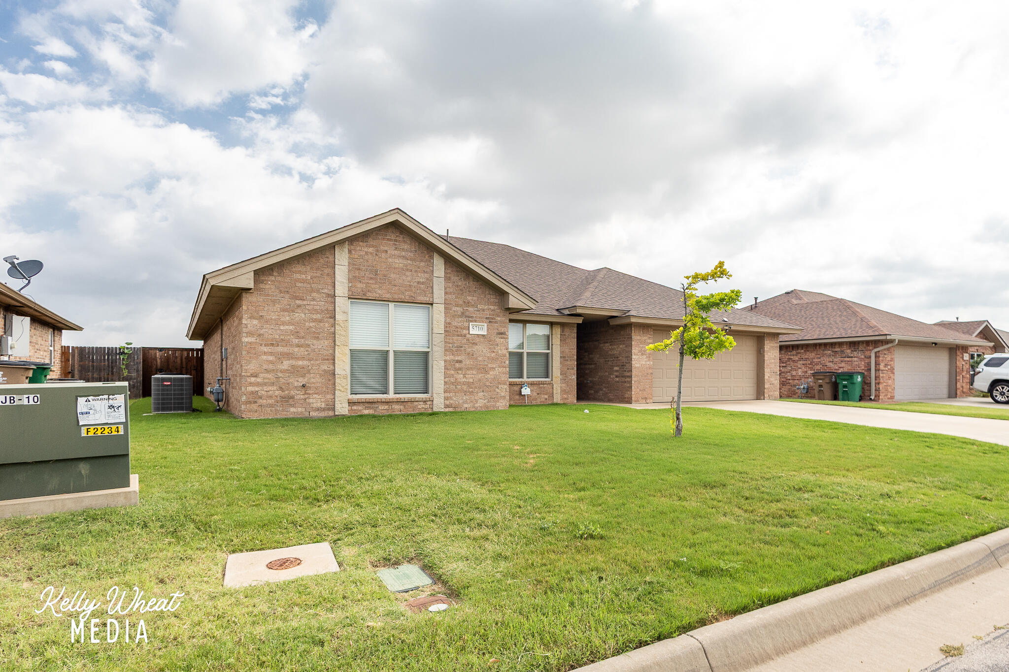 5710 Willeke Drive Property Photo 4