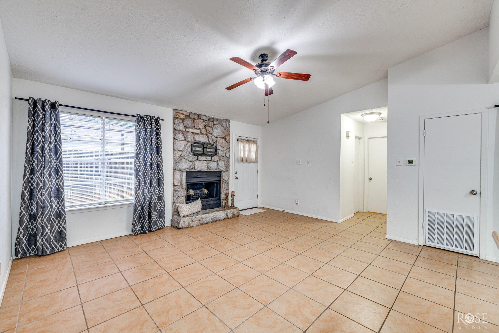 3813 Wild Rye Trail Property Photo 5