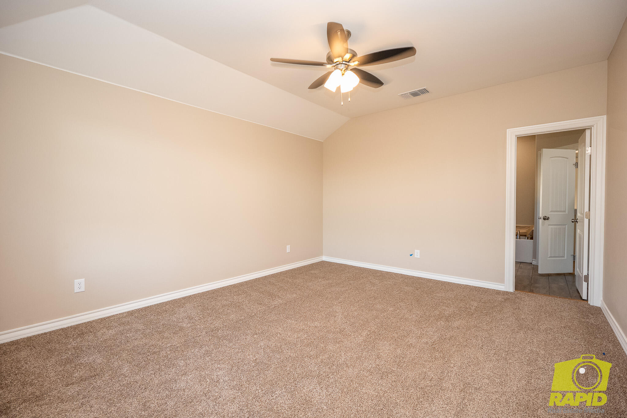 9723 Jaguar Trail Property Photo 5