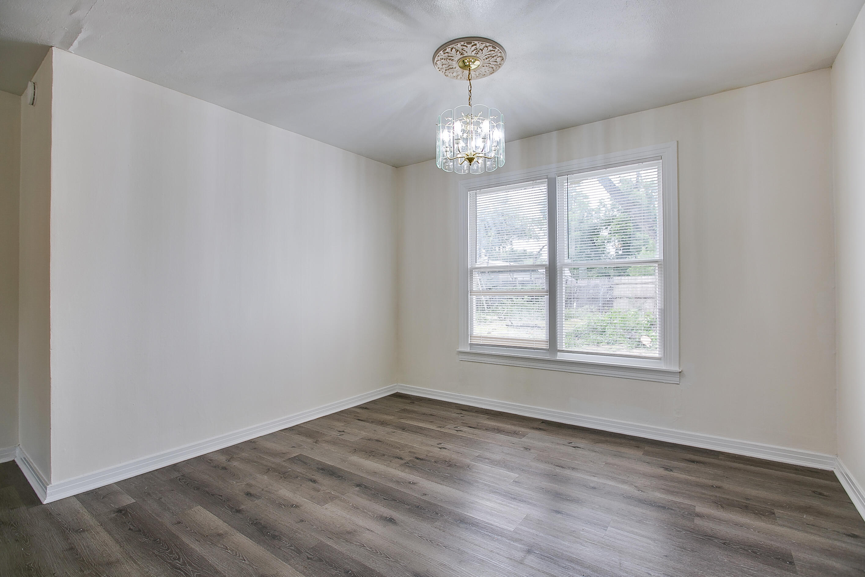 1921 W Avenue J Property Photo 10