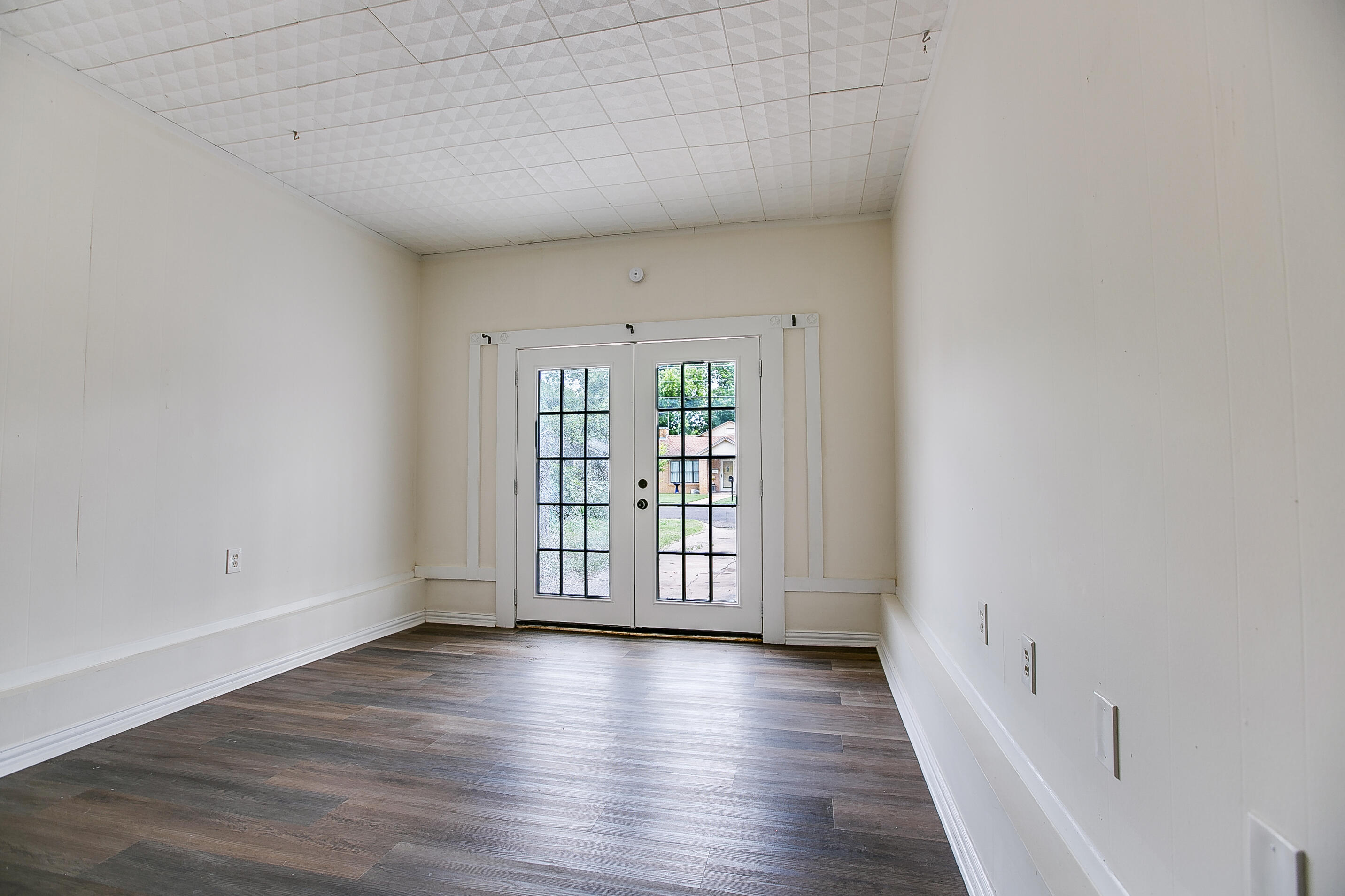 1921 W Avenue J Property Photo 14