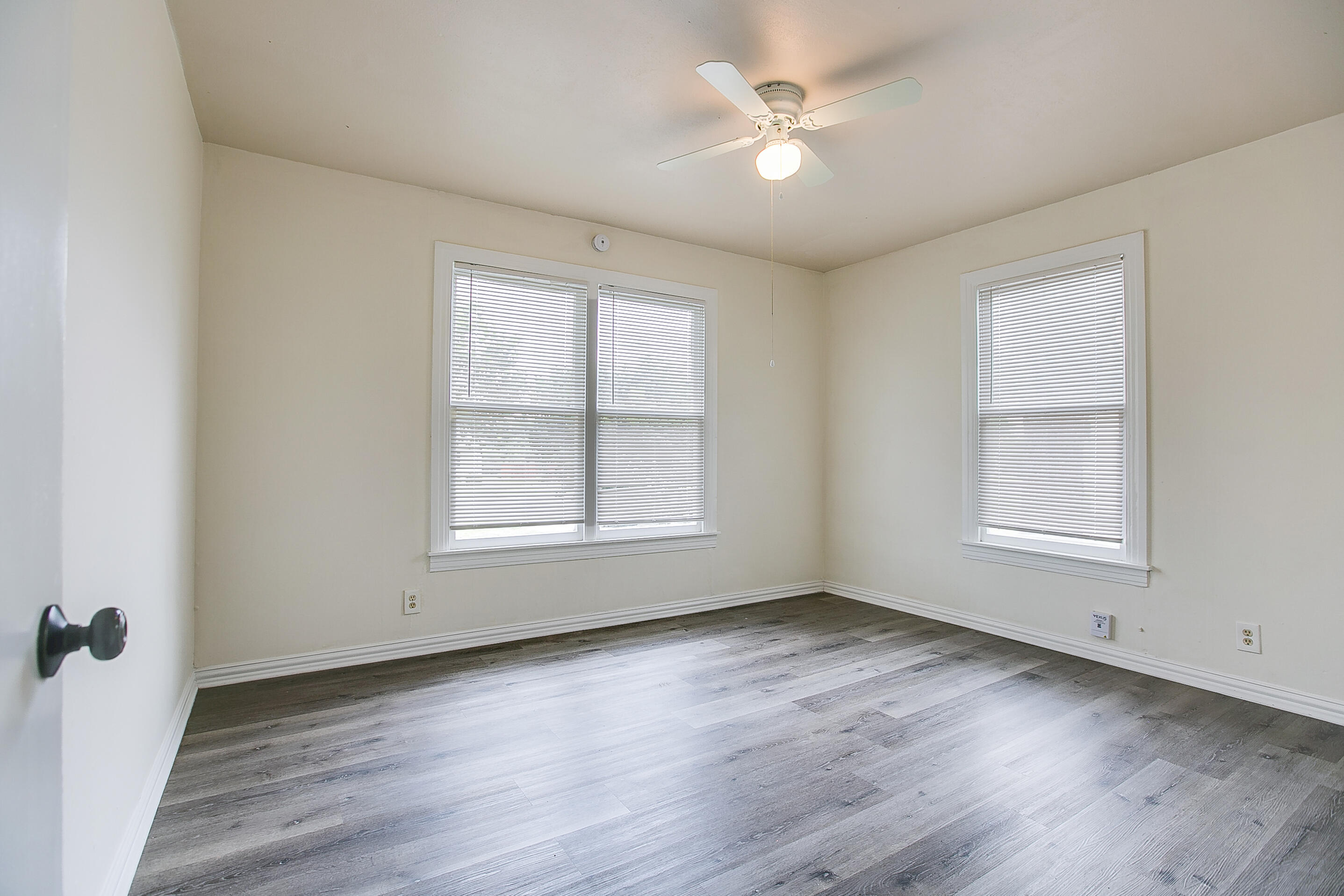 1921 W Avenue J Property Photo 15