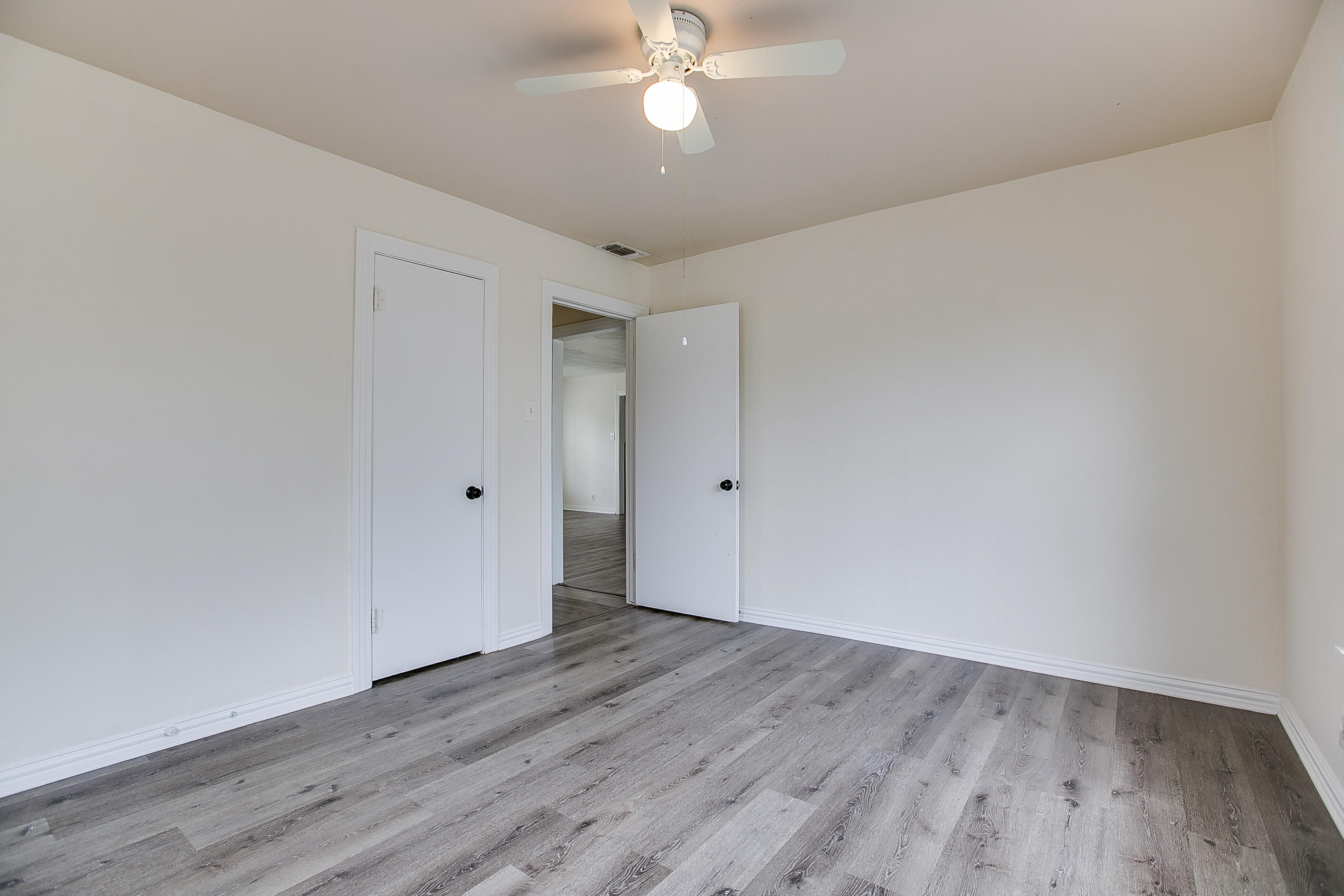 1921 W Avenue J Property Photo 16
