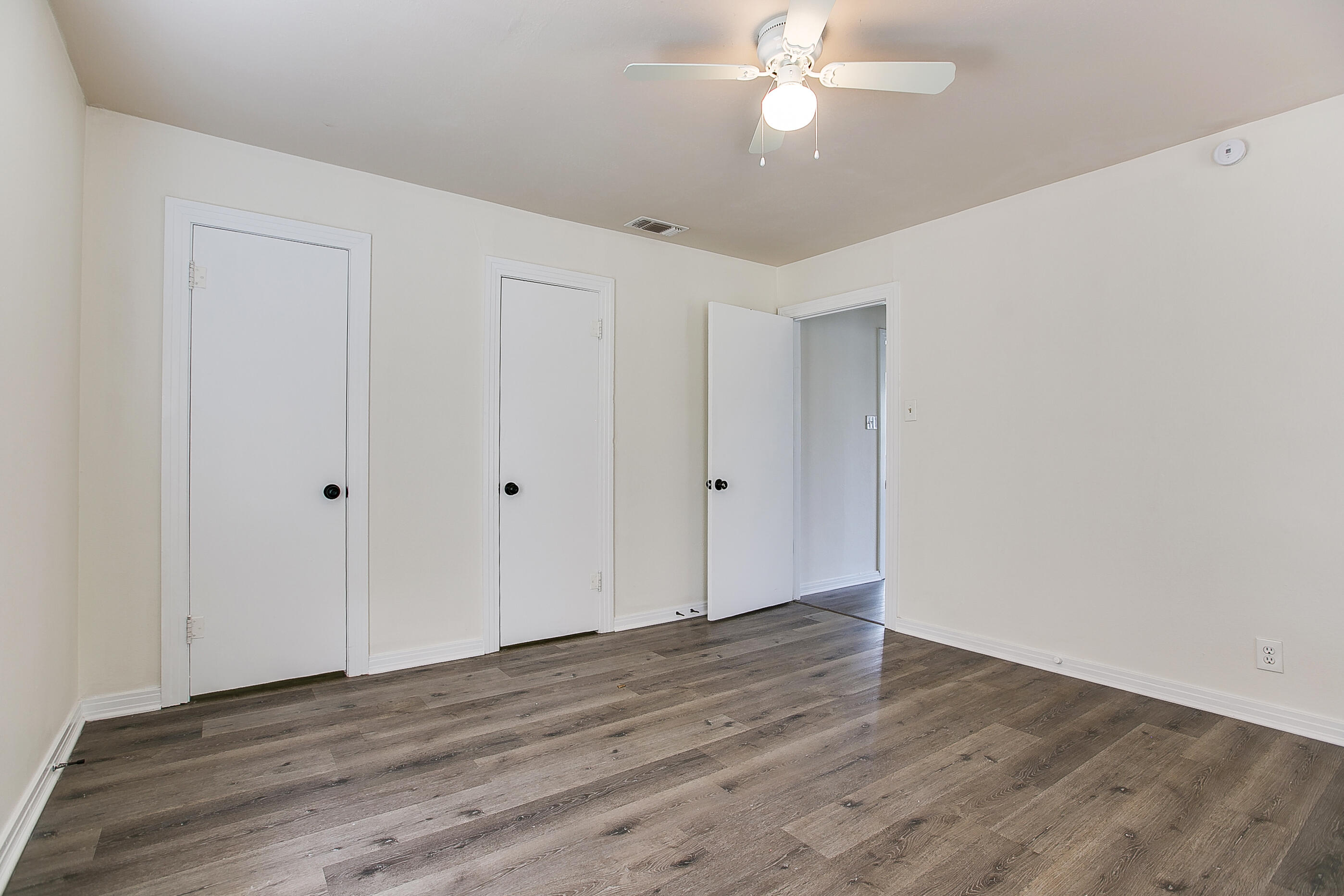 1921 W Avenue J Property Photo 21