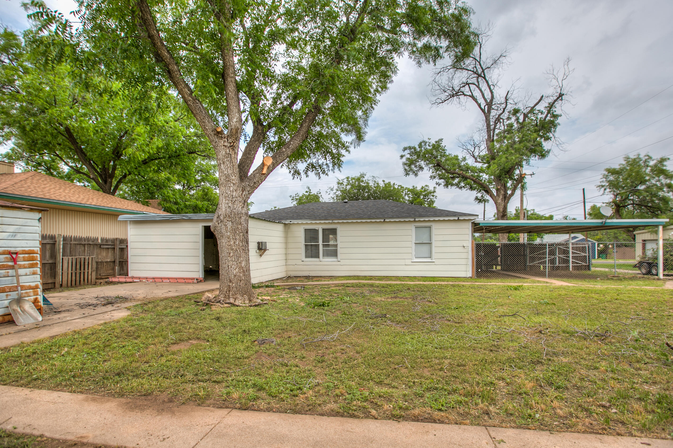 1921 W Avenue J Property Photo 23