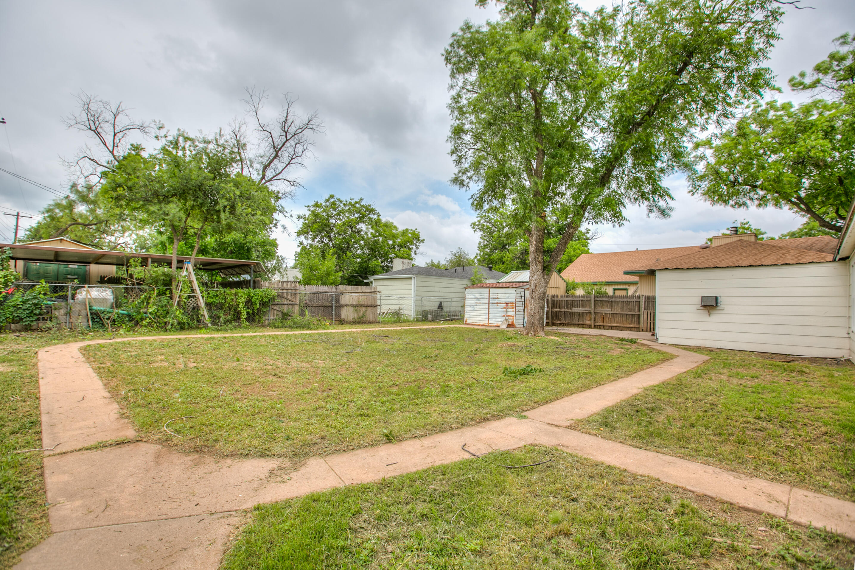 1921 W Avenue J Property Photo 24