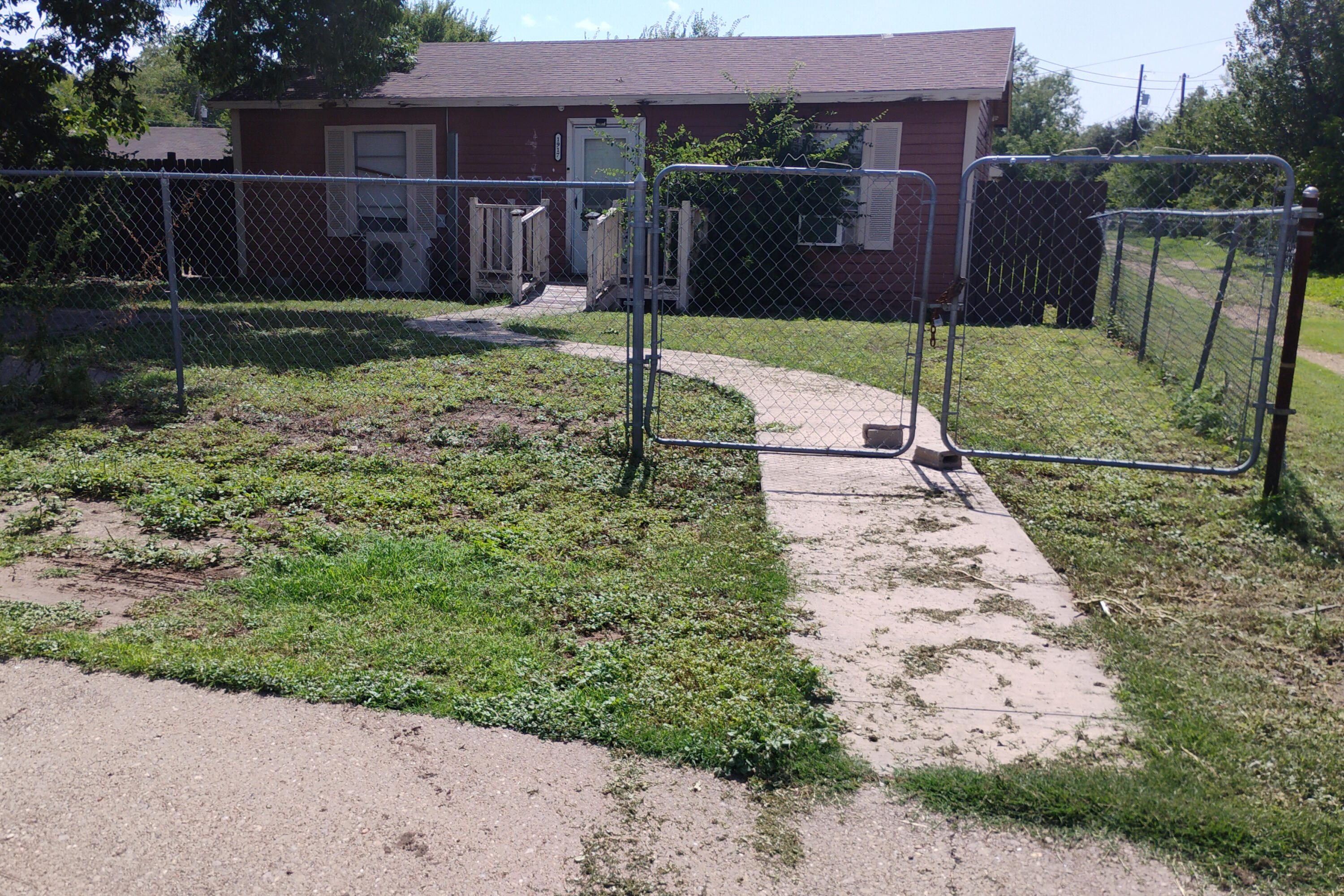 8 W W Avenue P Property Photo 1
