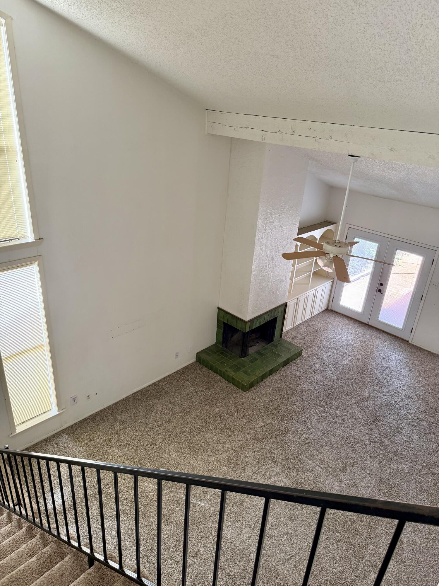 2562 Sunset Drive Property Photo 2