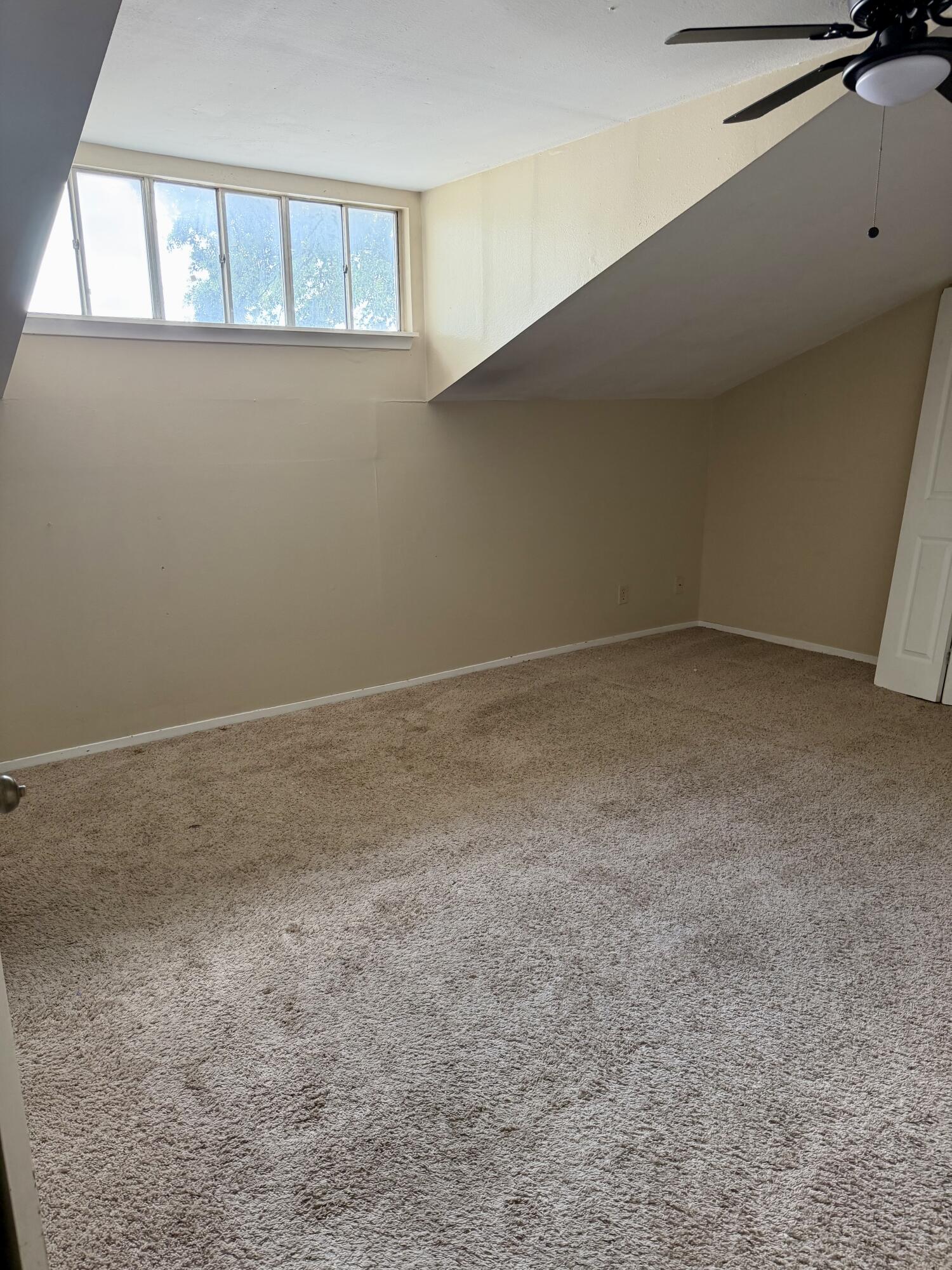 2562 Sunset Drive Property Photo 4