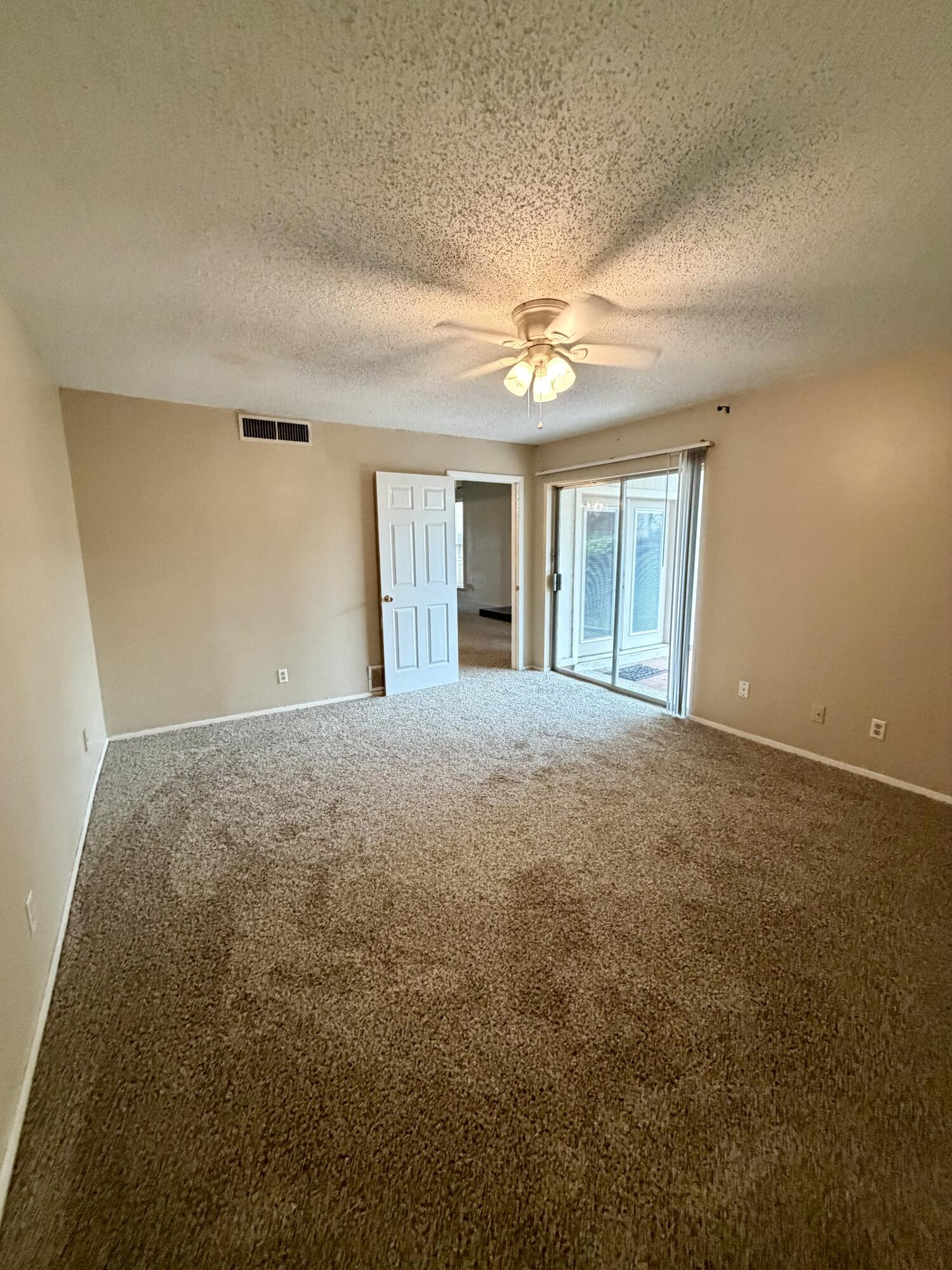 2562 Sunset Drive Property Photo 8