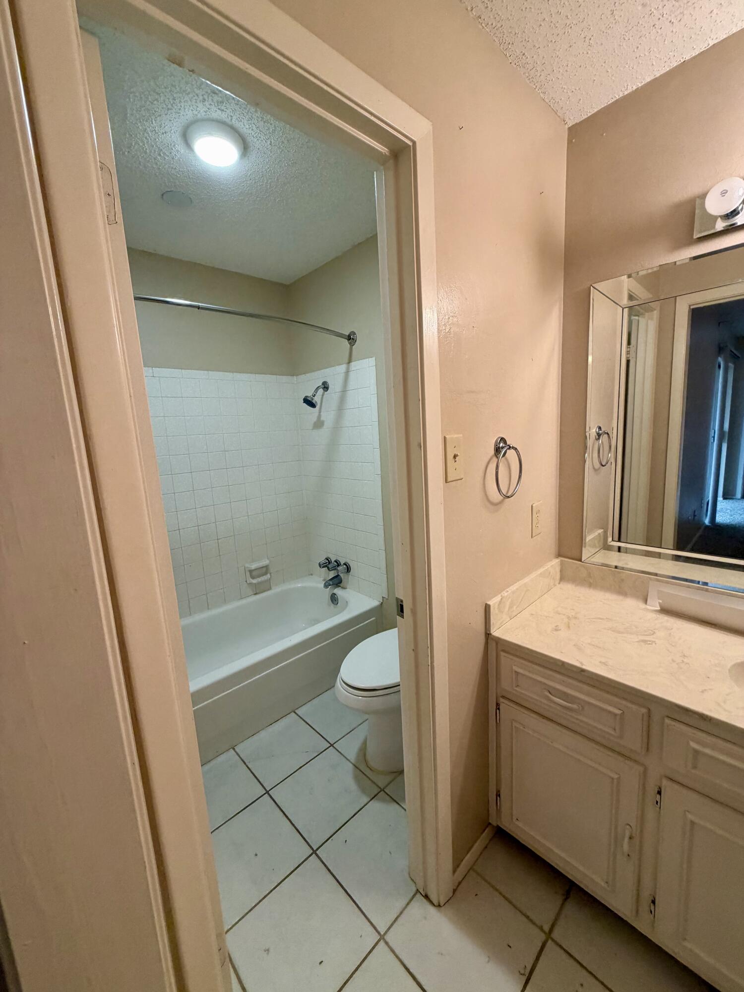 2562 Sunset Drive Property Photo 12