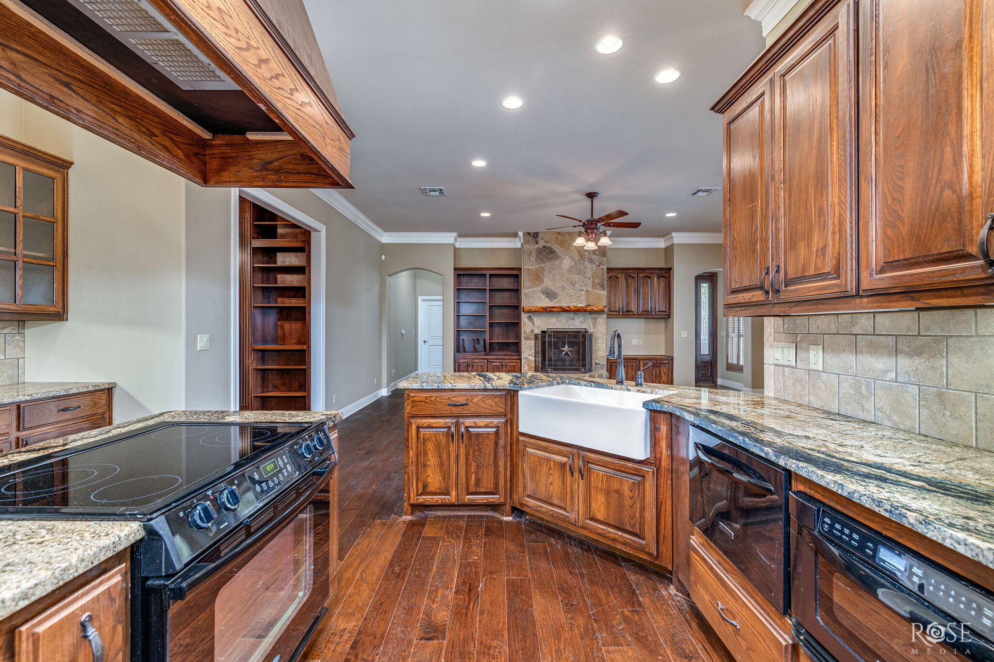 5533 Club Park Way Property Photo 10