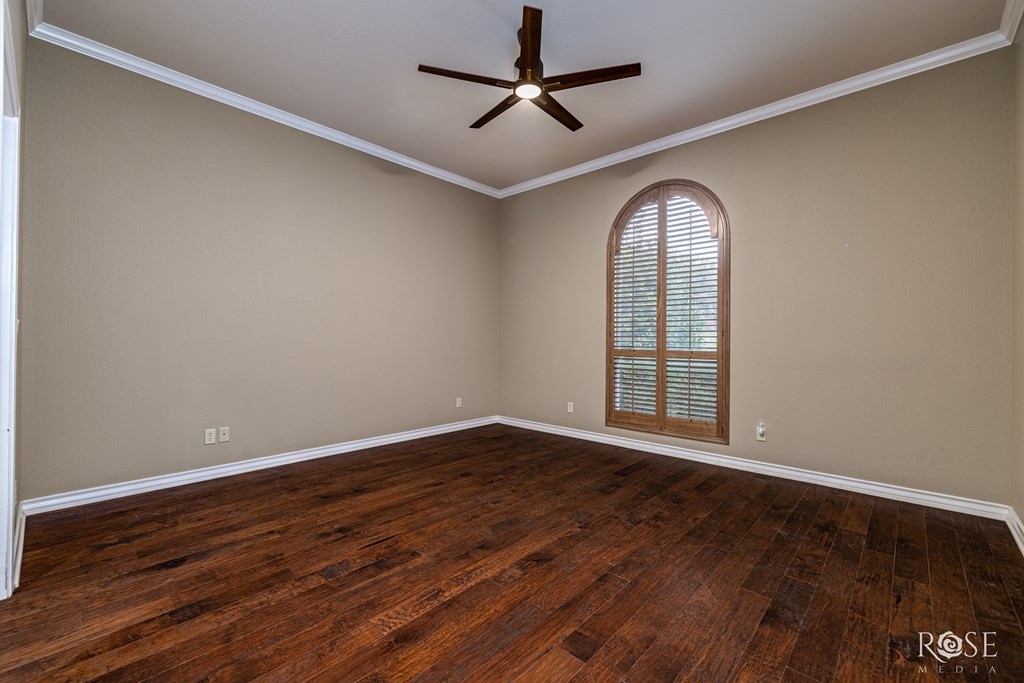5533 Club Park Way Property Photo 15