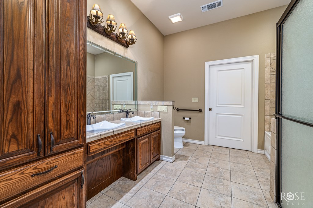 5533 Club Park Way Property Photo 17