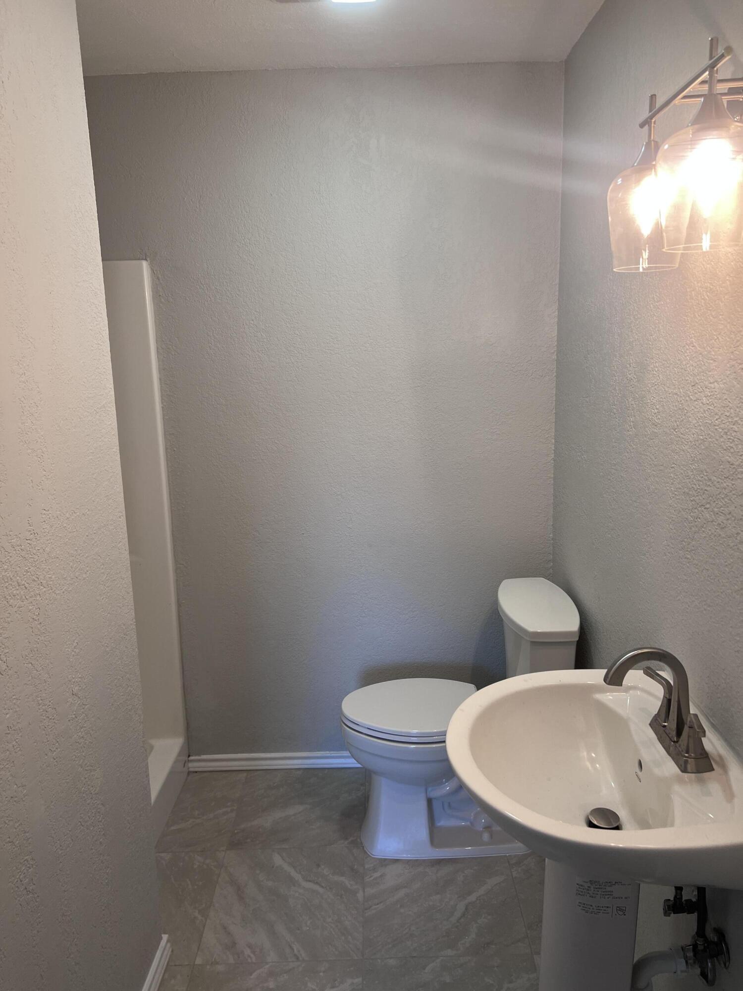 810 W 18th Street Property Photo 6