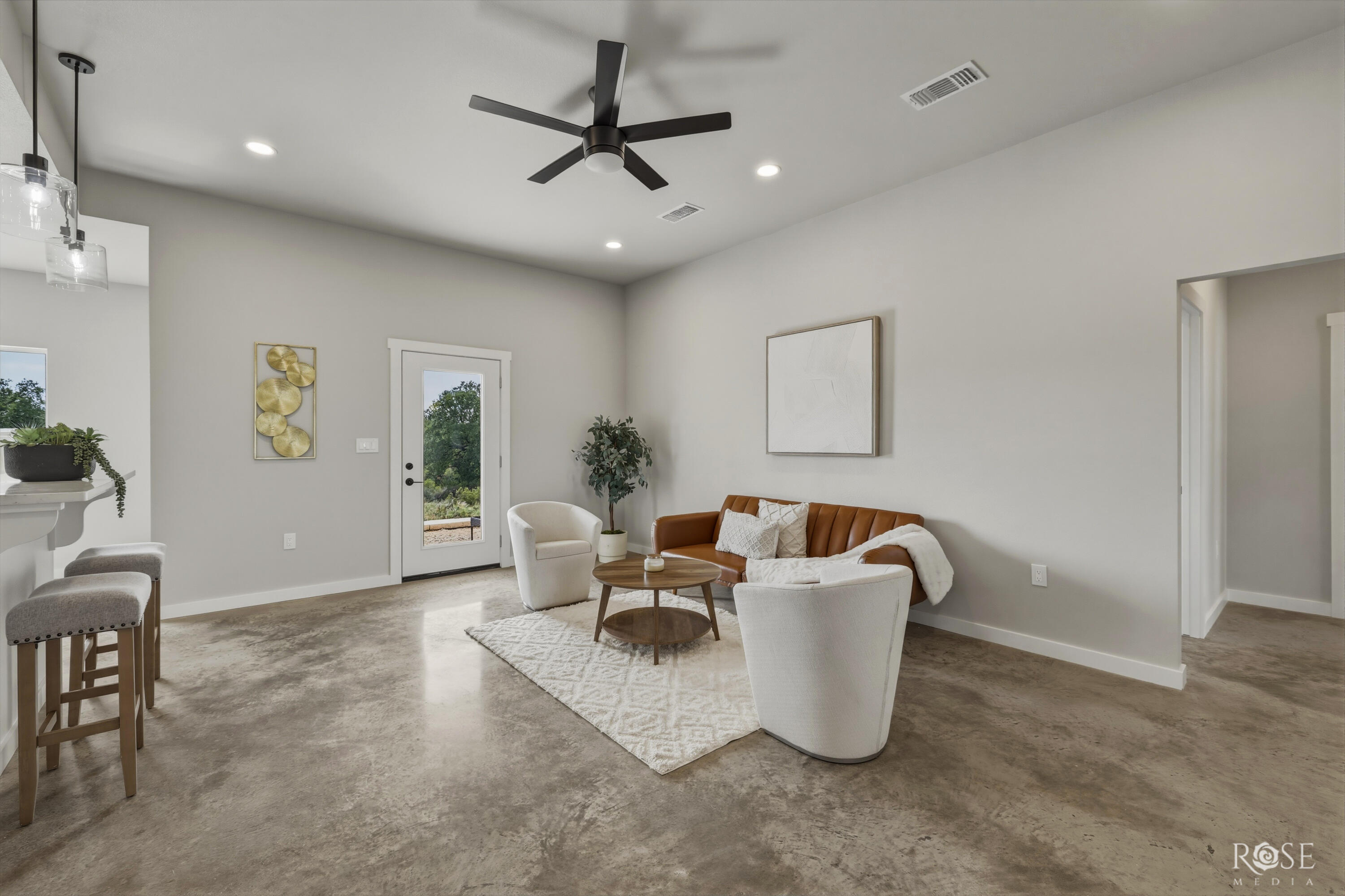 305 N First Street Property Photo 9