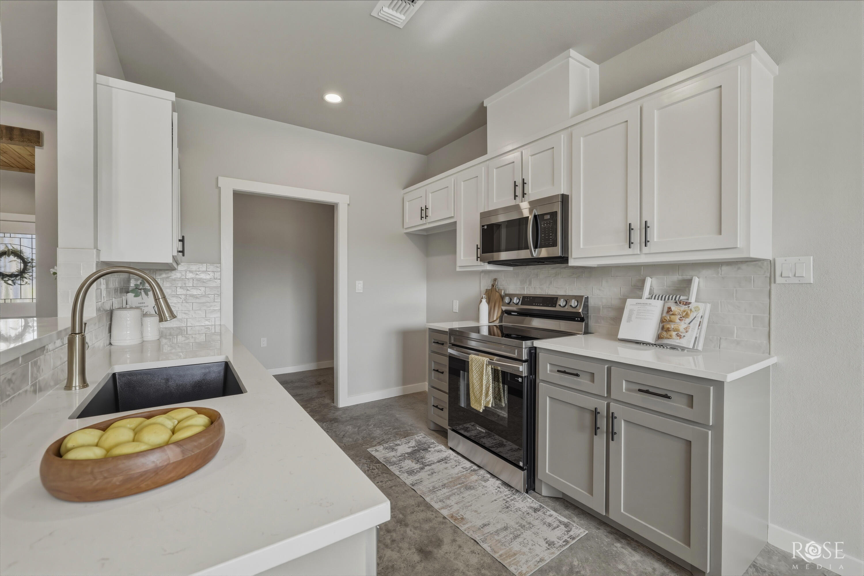 305 N First Street Property Photo 16