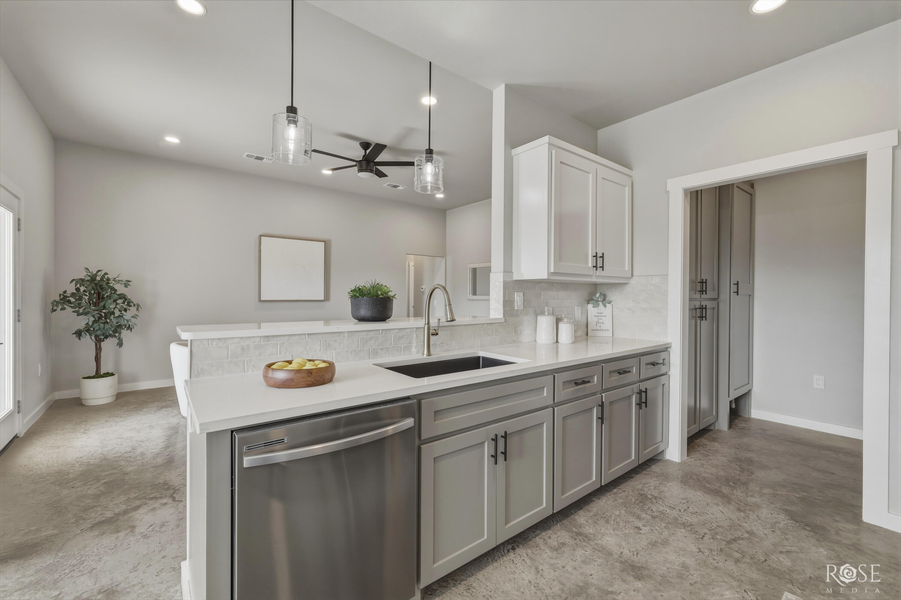 305 N First Street Property Photo 17