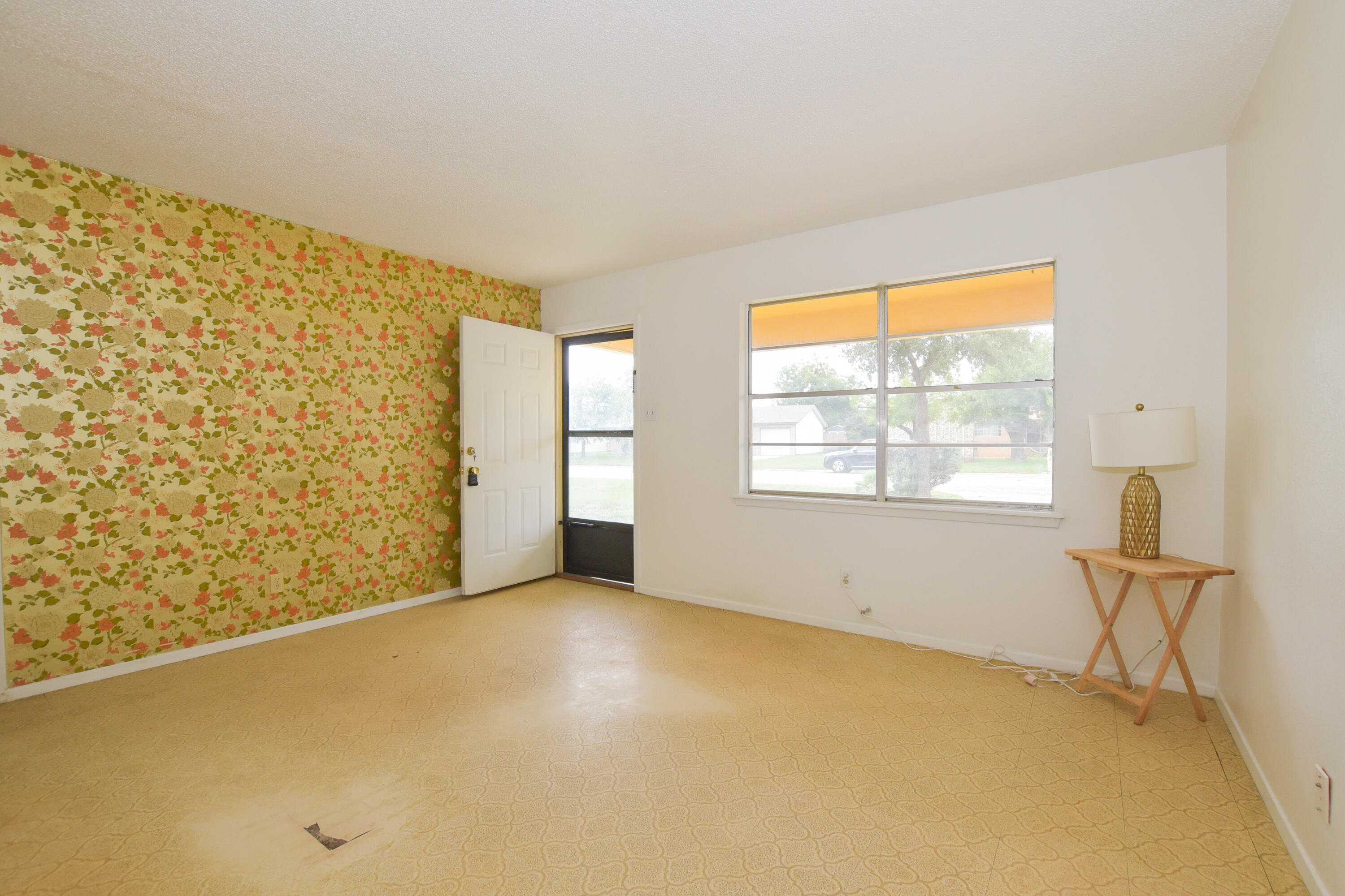814 Stonewall Drive Property Photo 4