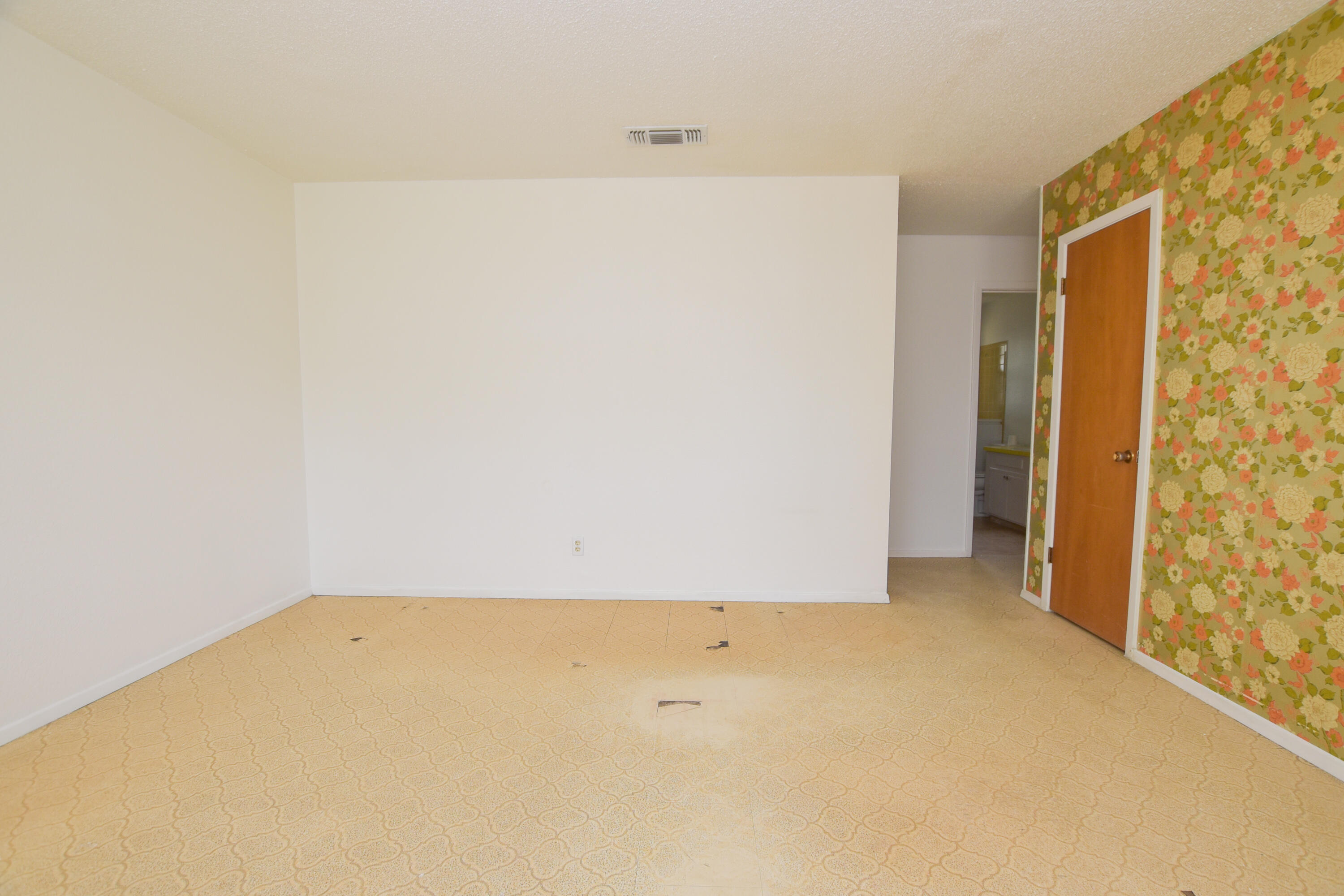 814 Stonewall Drive Property Photo 5