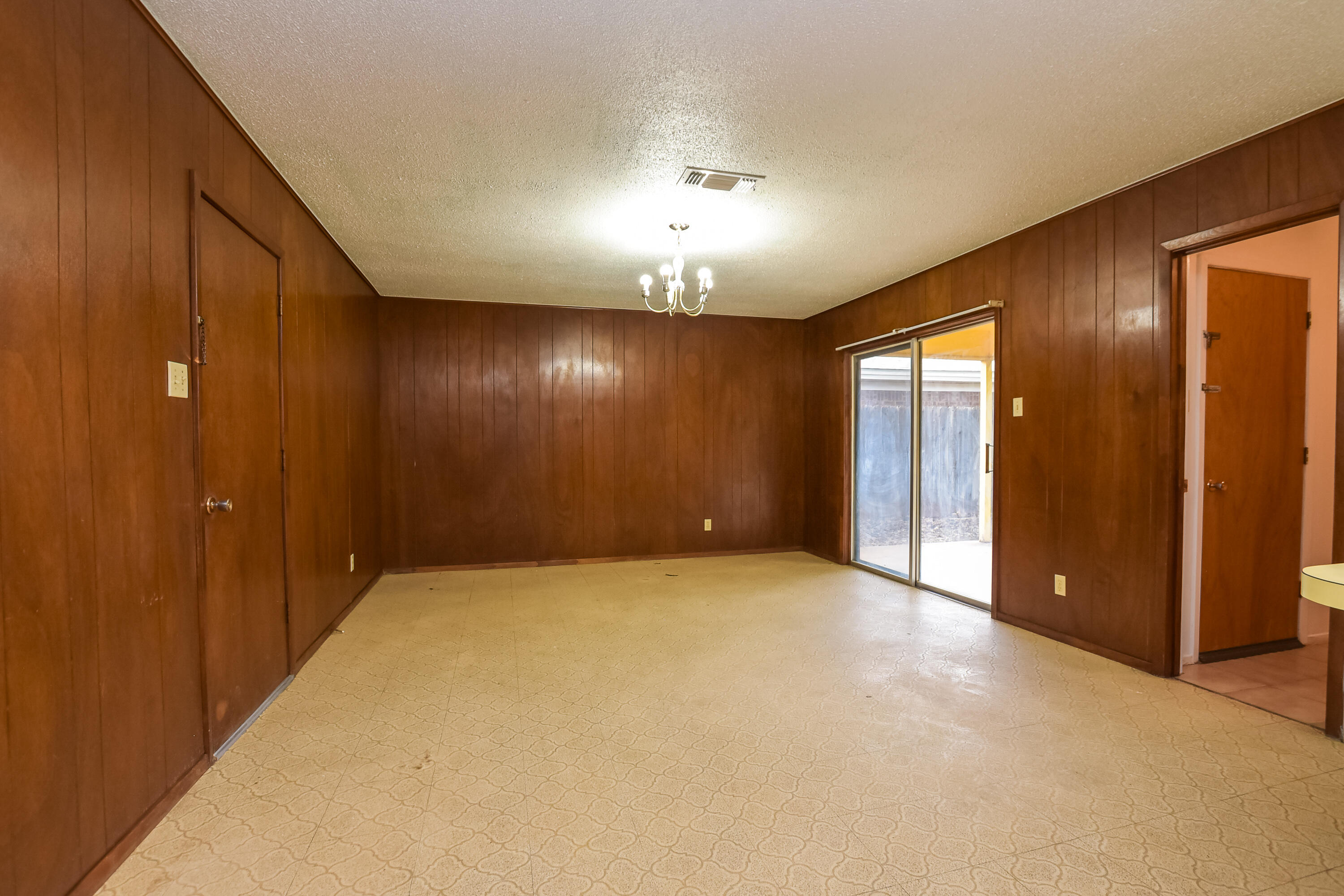 814 Stonewall Drive Property Photo 8