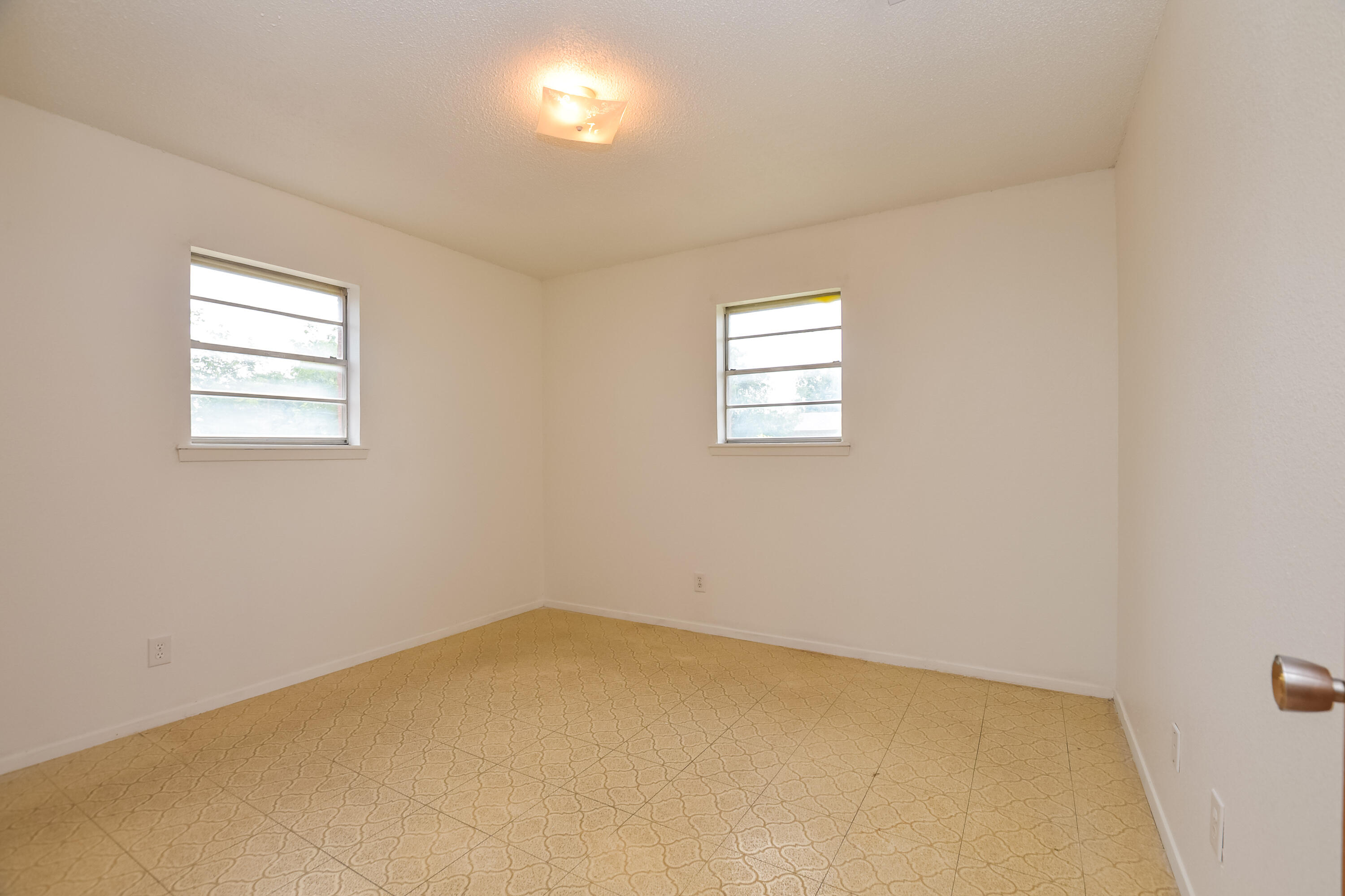 814 Stonewall Drive Property Photo 13