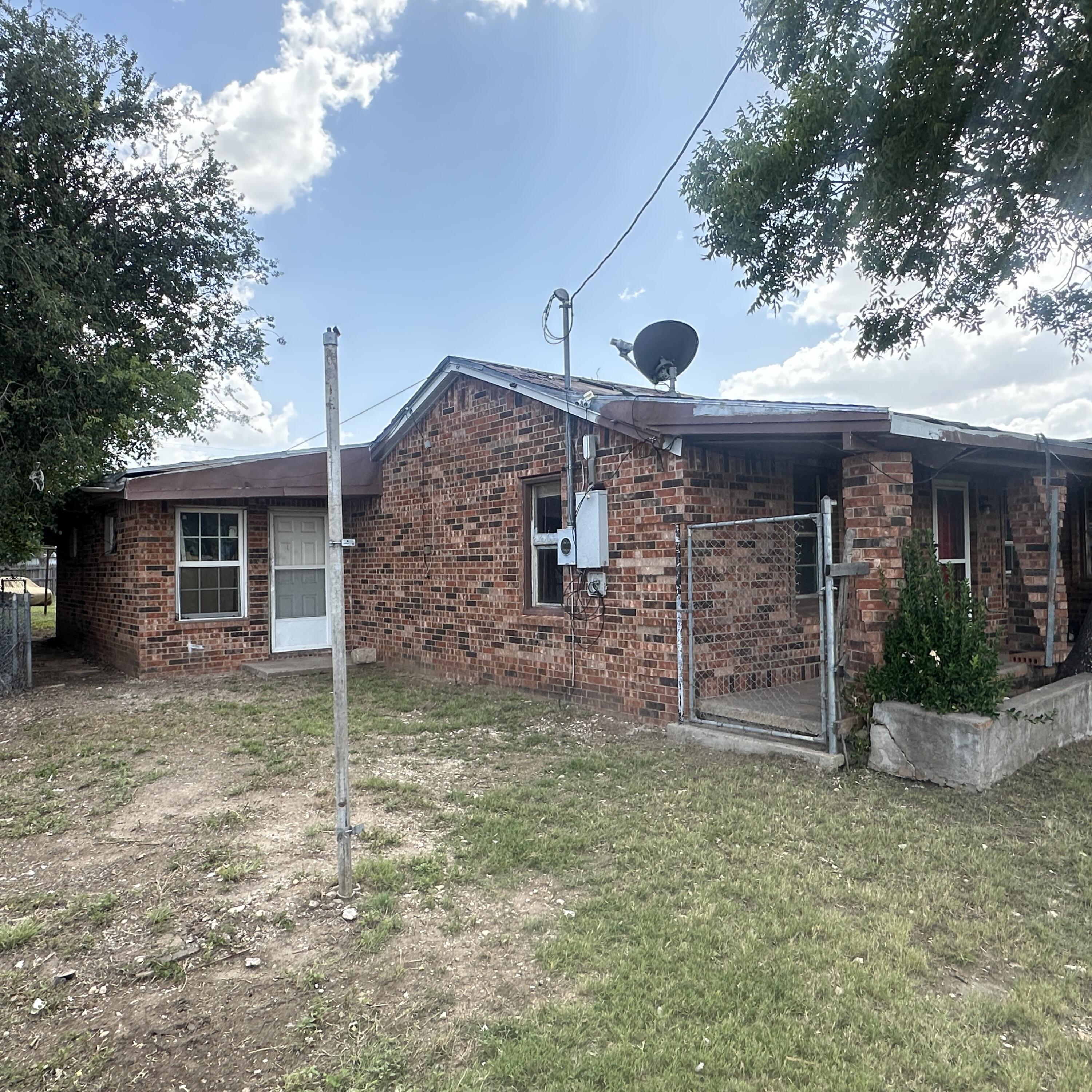 417 E 42nd Street Property Photo 2