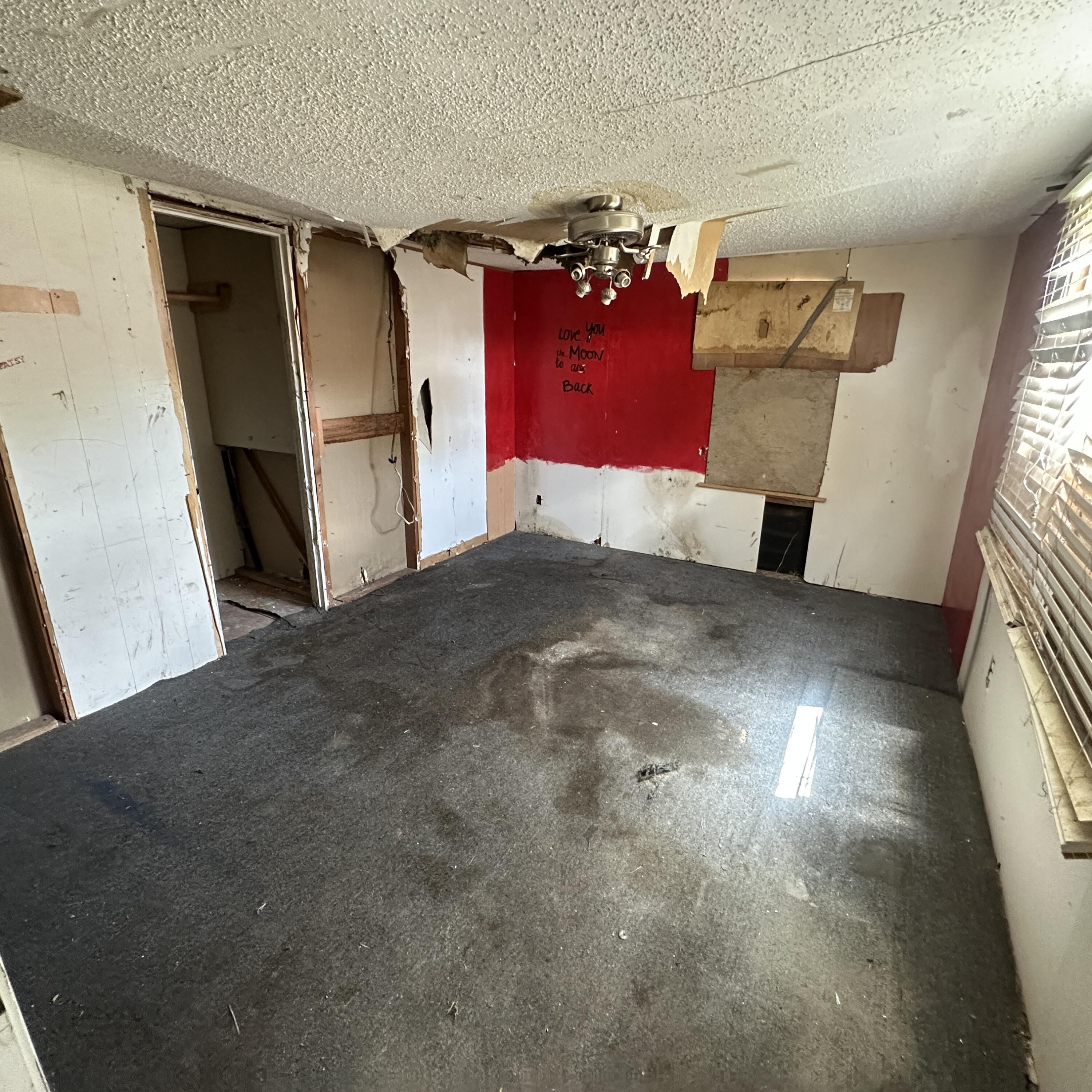 417 E 42nd Street Property Photo 5