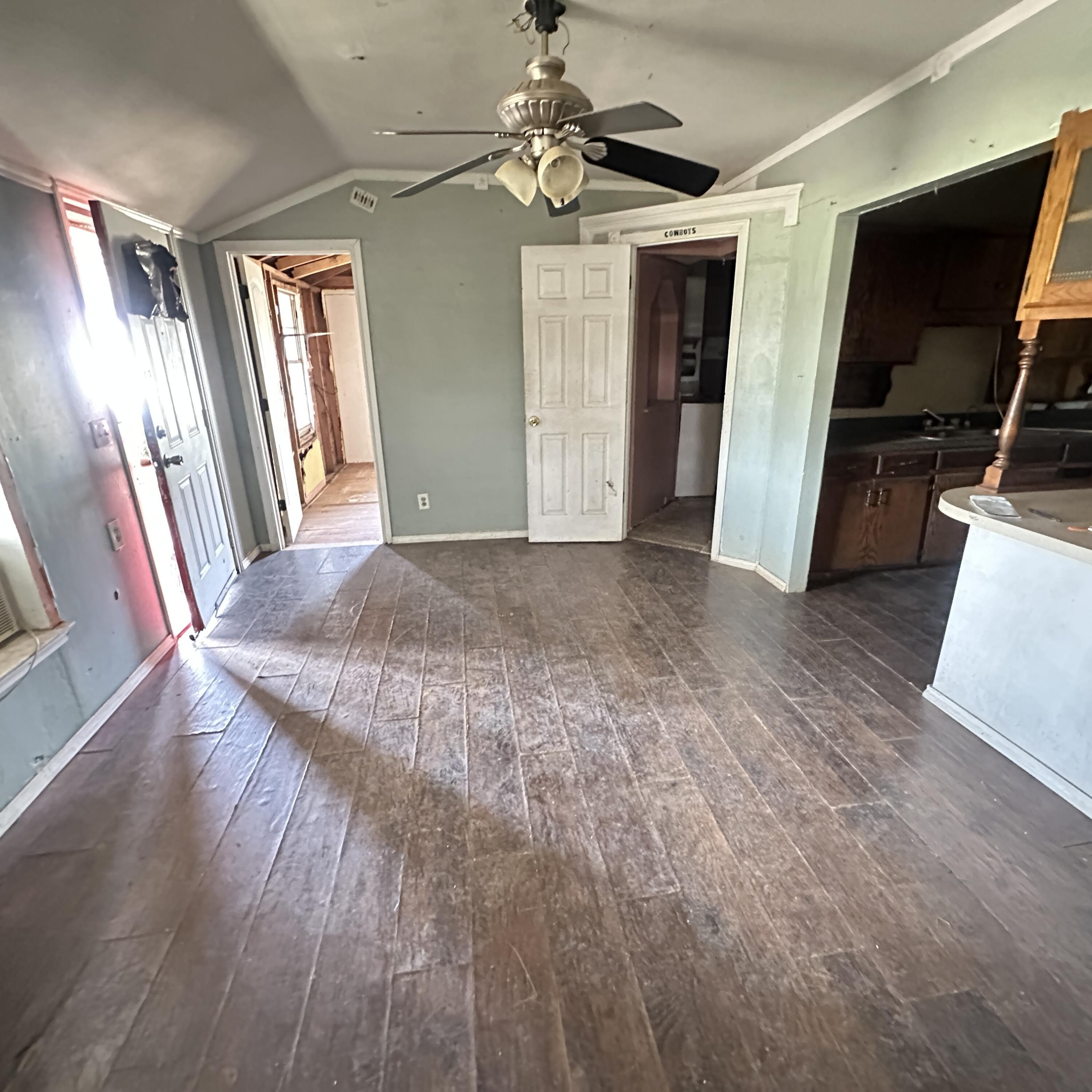 417 E 42nd Street Property Photo 7