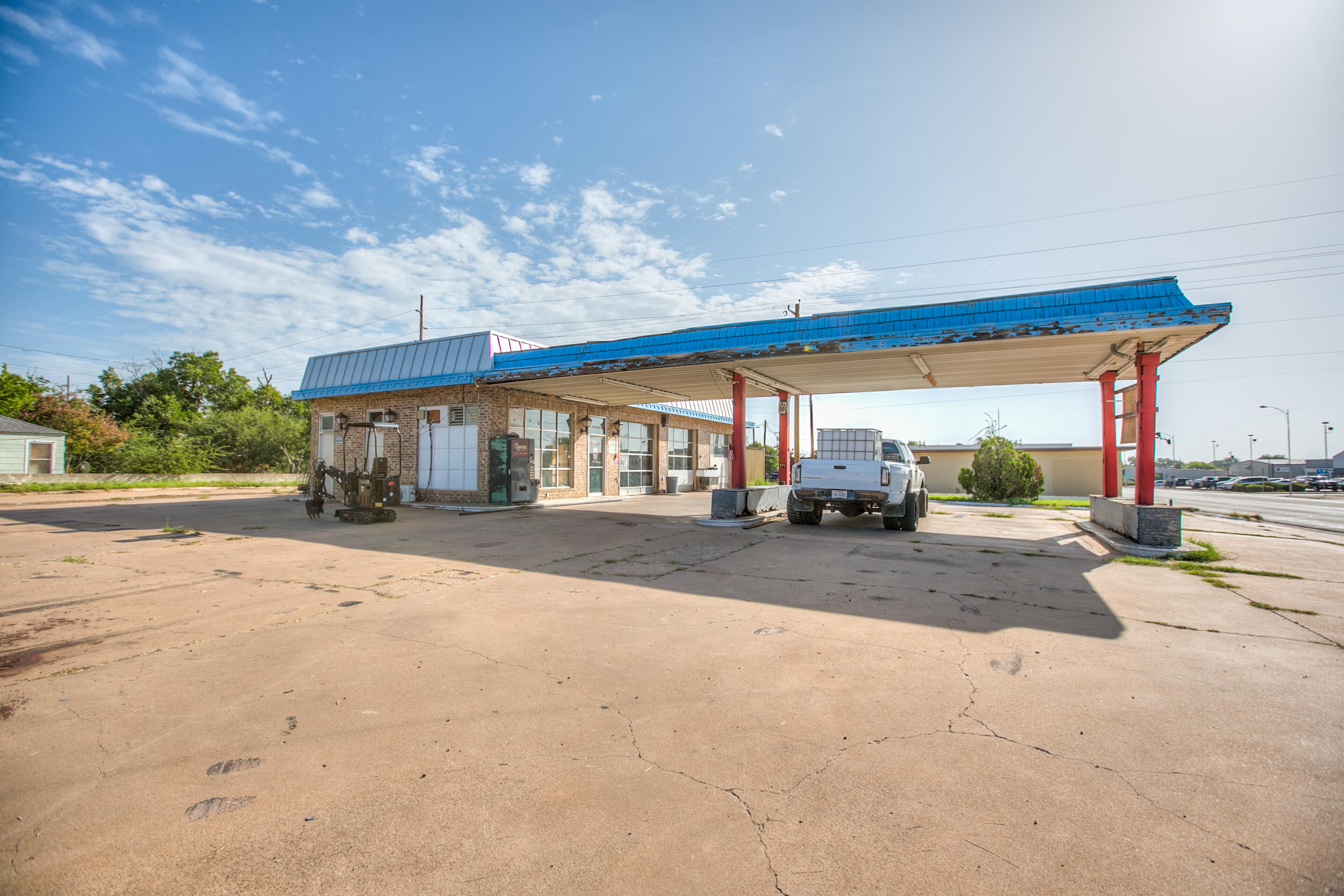 1624 W Beauregard Avenue Property Photo 1