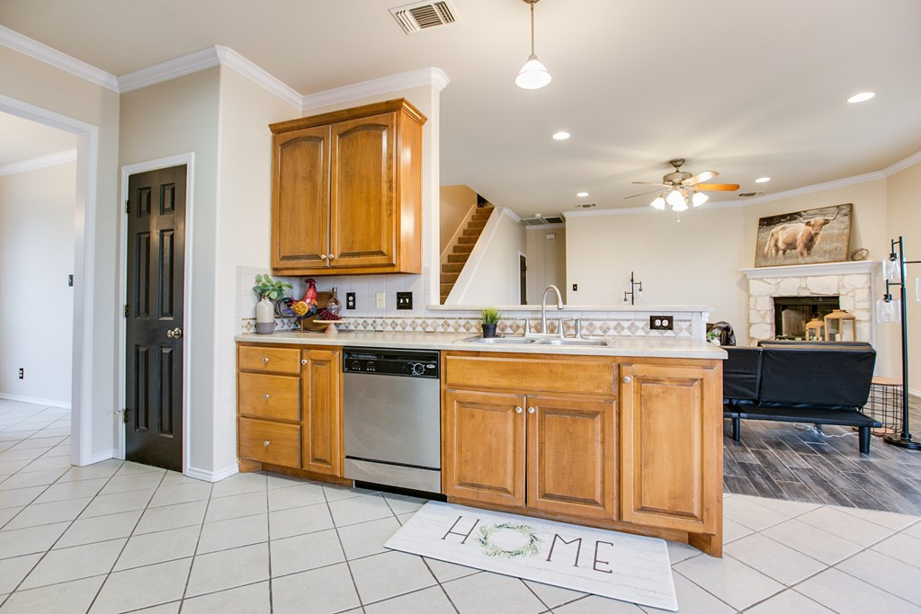 5806 Lyndhurst Drive Property Photo 16