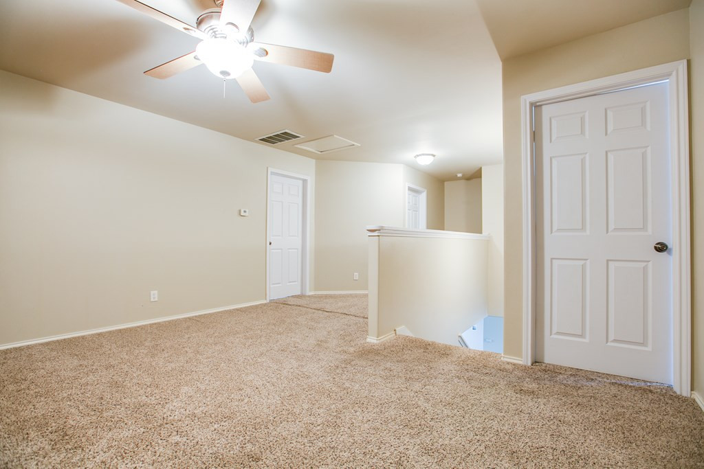 5806 Lyndhurst Drive Property Photo 27