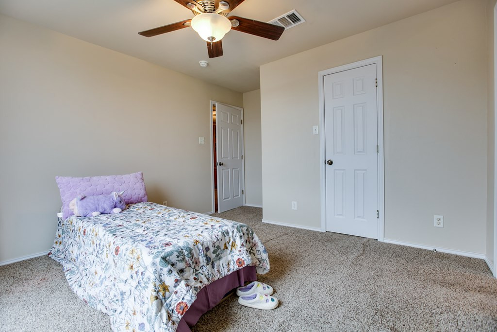 5806 Lyndhurst Drive Property Photo 30