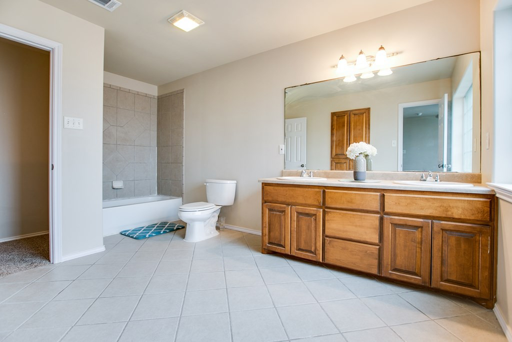 5806 Lyndhurst Drive Property Photo 31