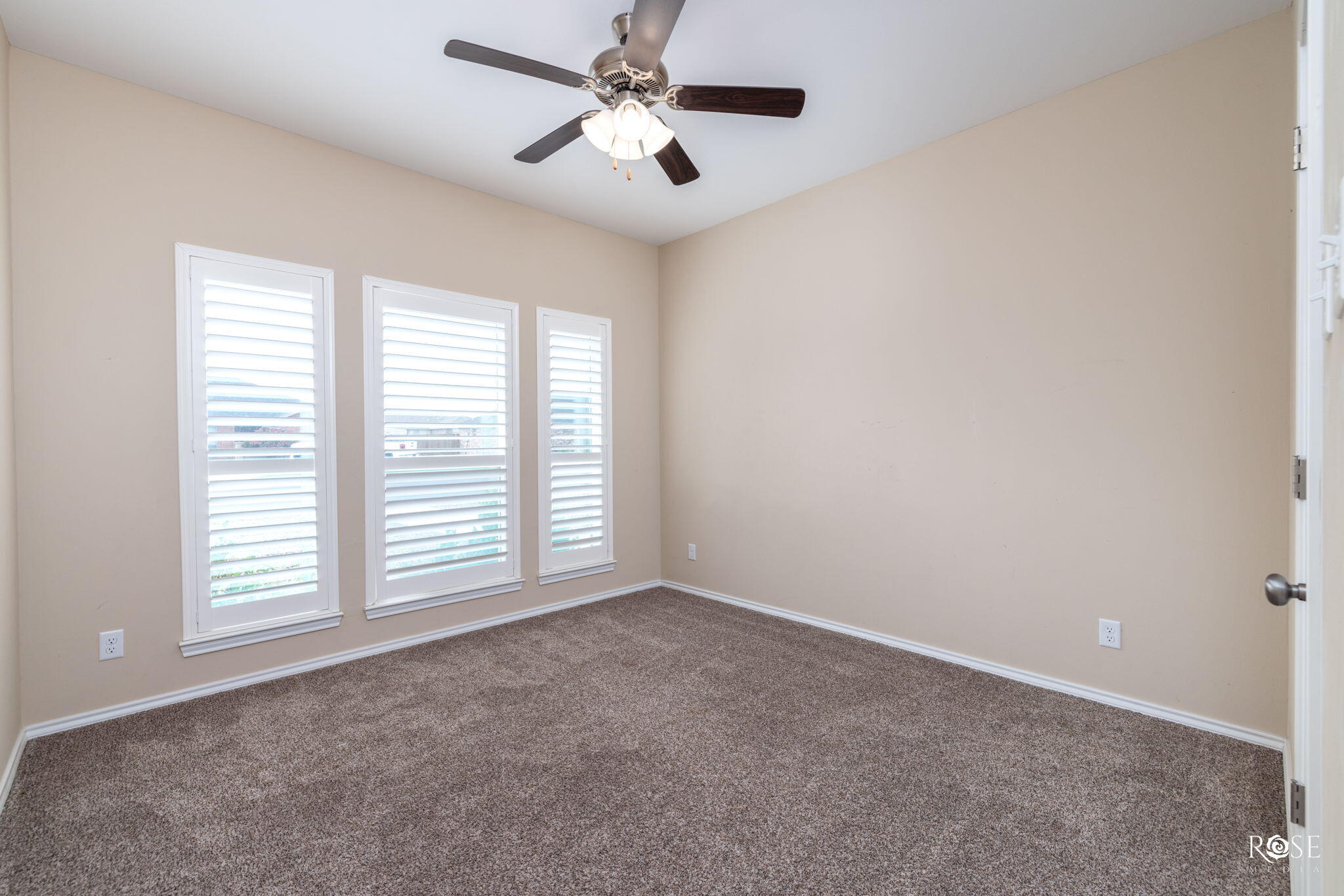 4901 Red Oak Lane Property Photo 24