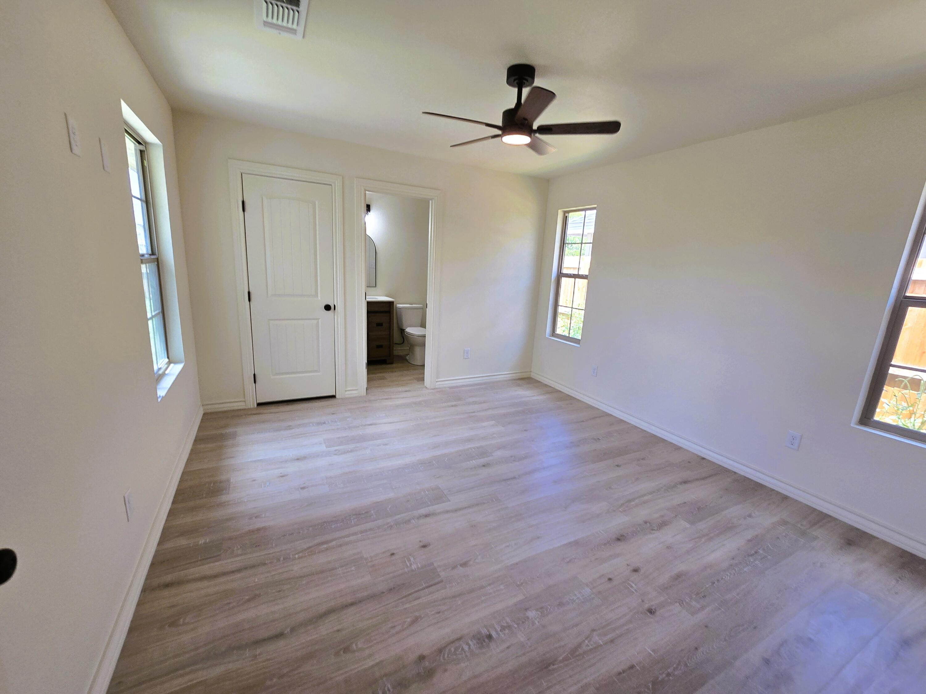 438 E 45th Street Property Photo 7