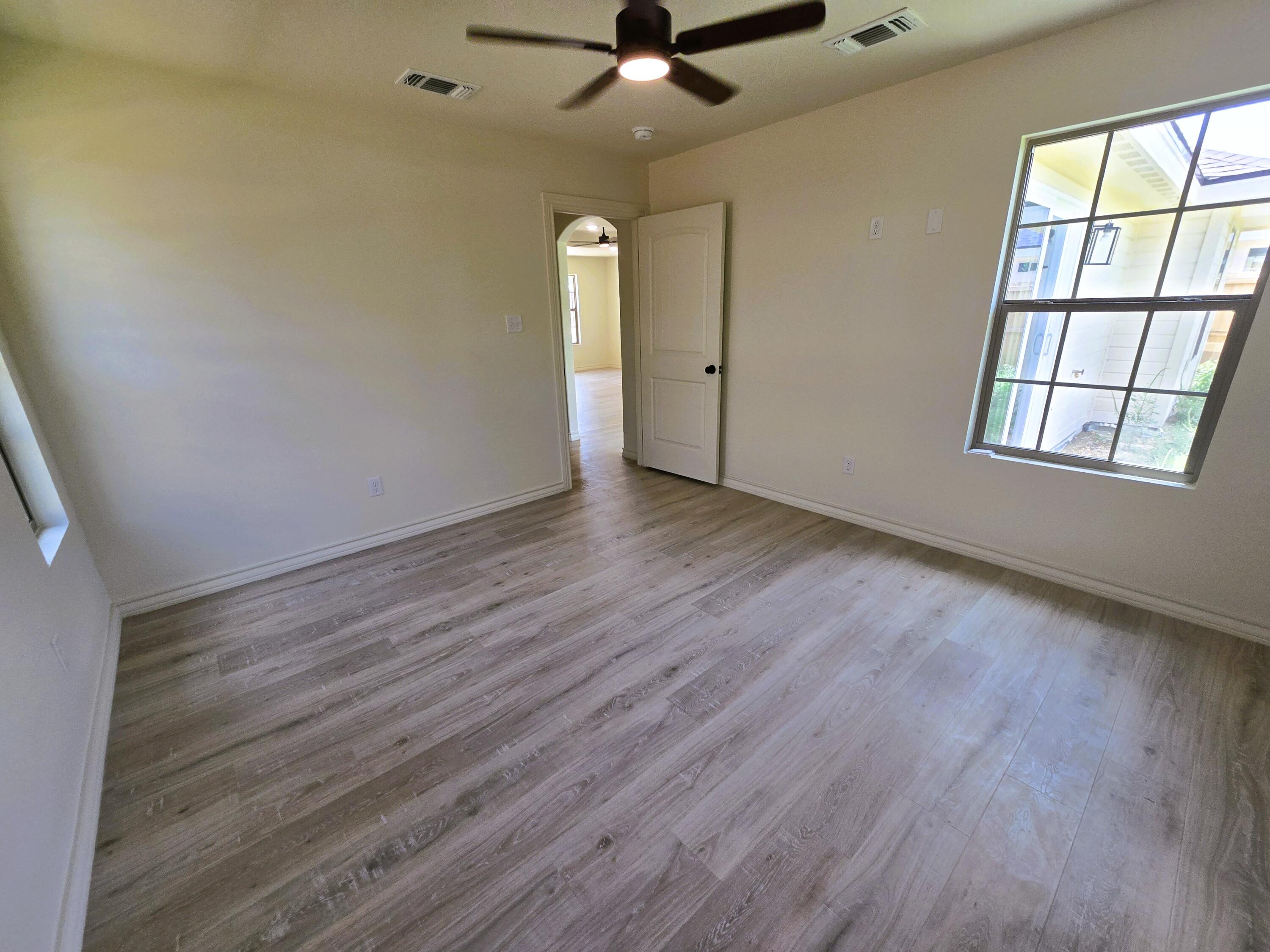 438 E 45th Street Property Photo 8
