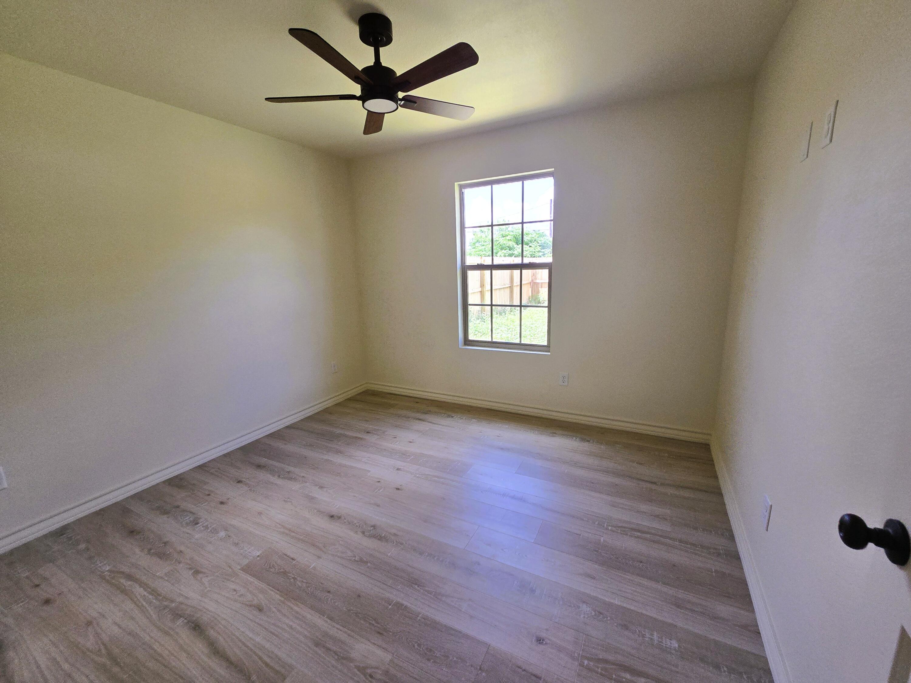 438 E 45th Street Property Photo 12