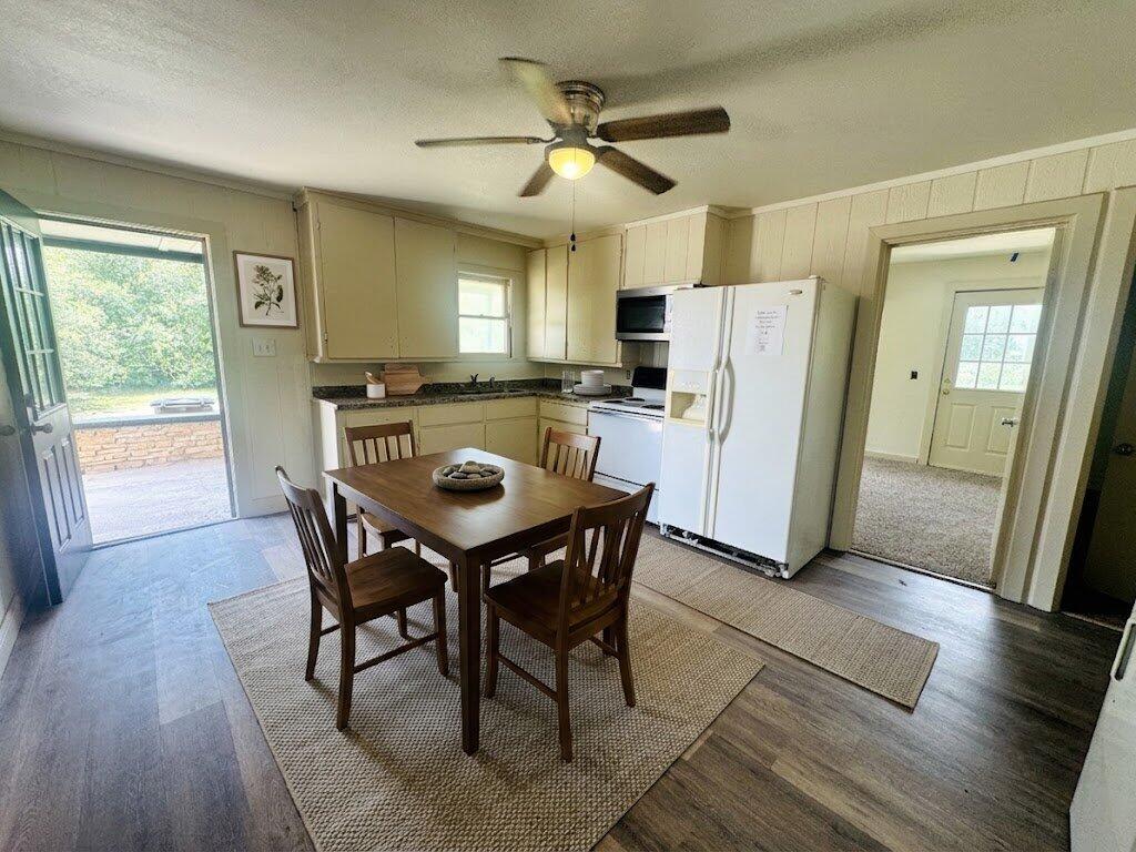 704 E 19th Street Property Photo 5