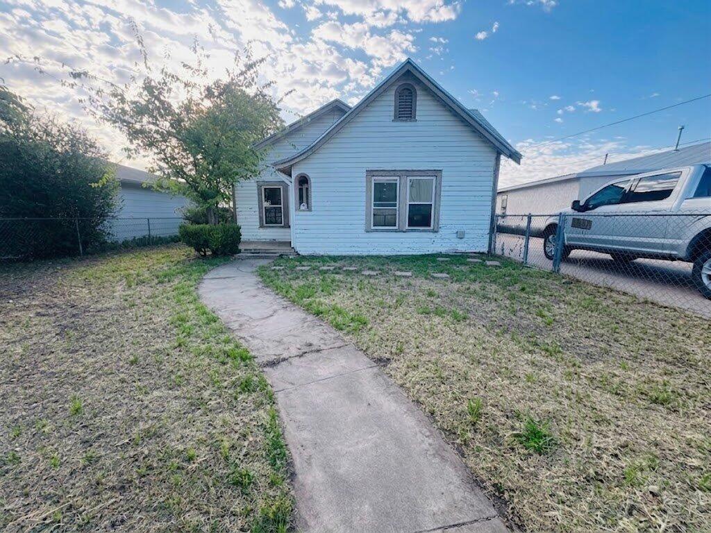 1835 Willow Street Property Photo 1