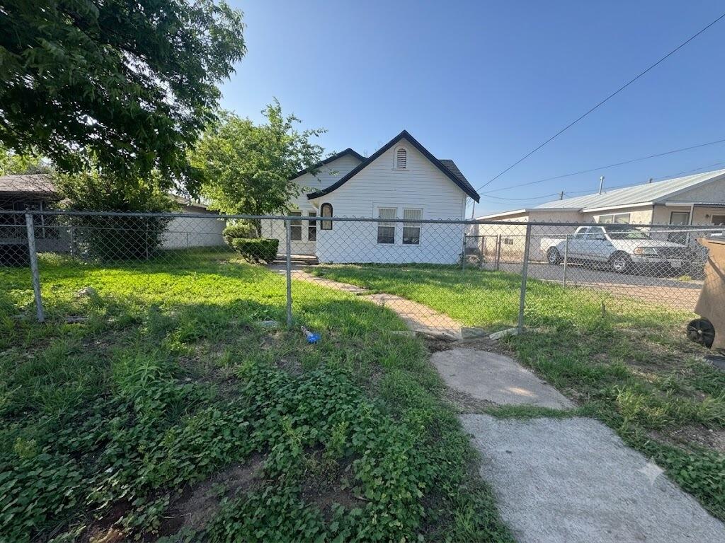 1835 Willow Street Property Photo 2