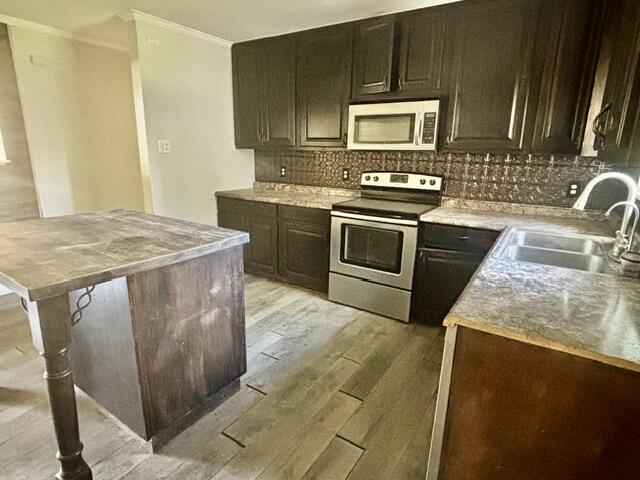 2733 Yale Avenue Property Photo 4