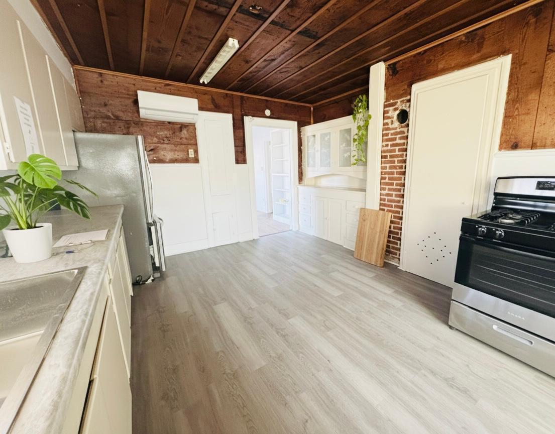 2309 Houston Street Property Photo 5