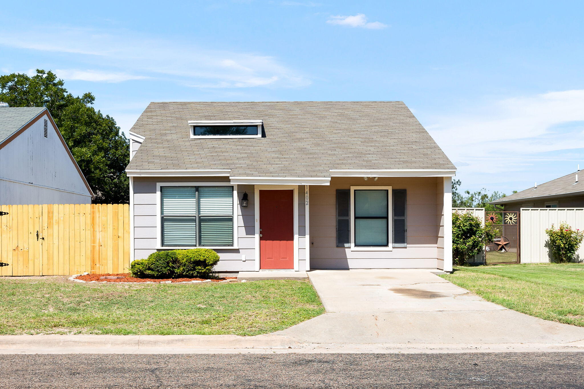 1402 Hatcher Street Property Photo 4