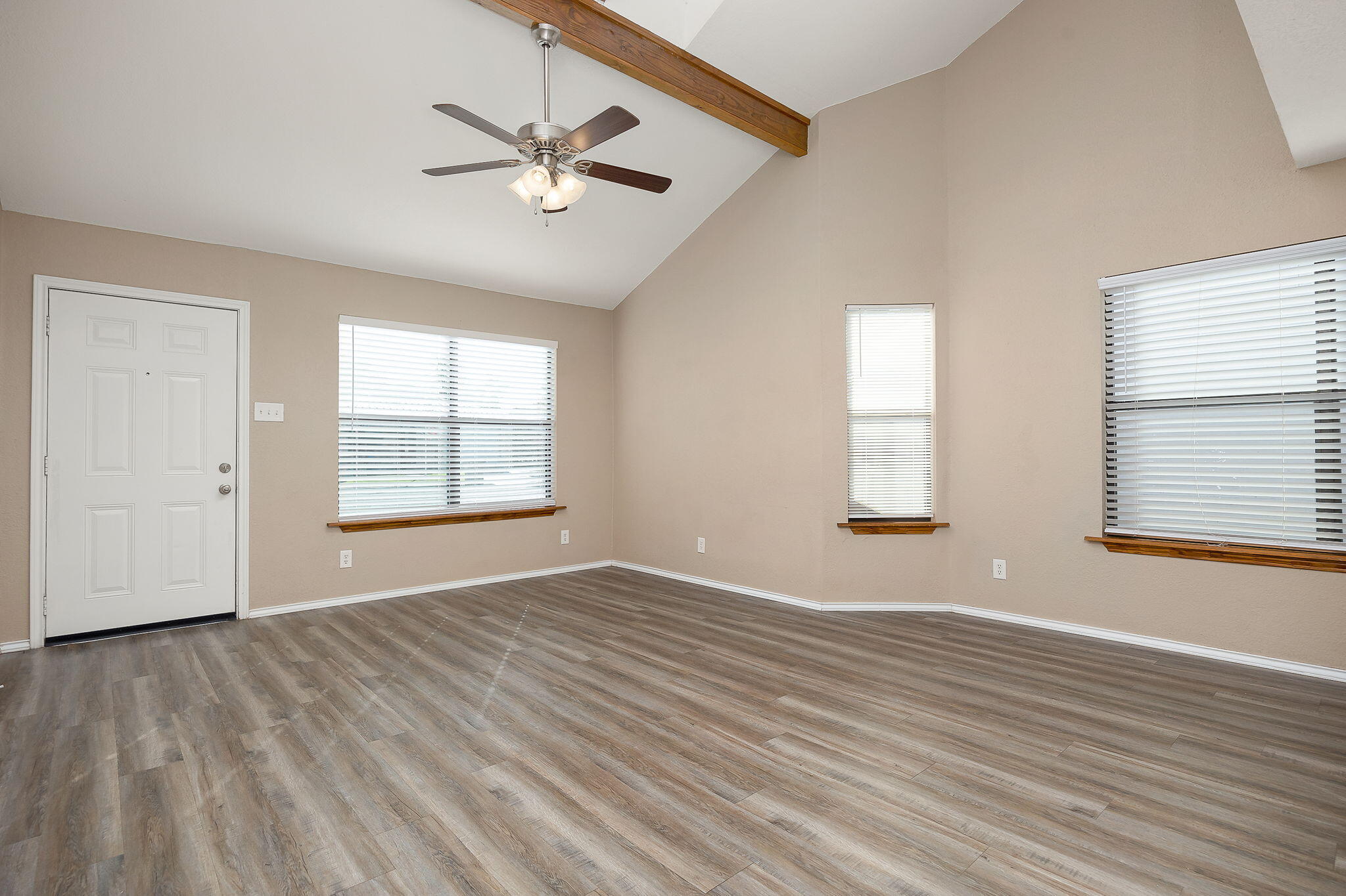 1402 Hatcher Street Property Photo 6